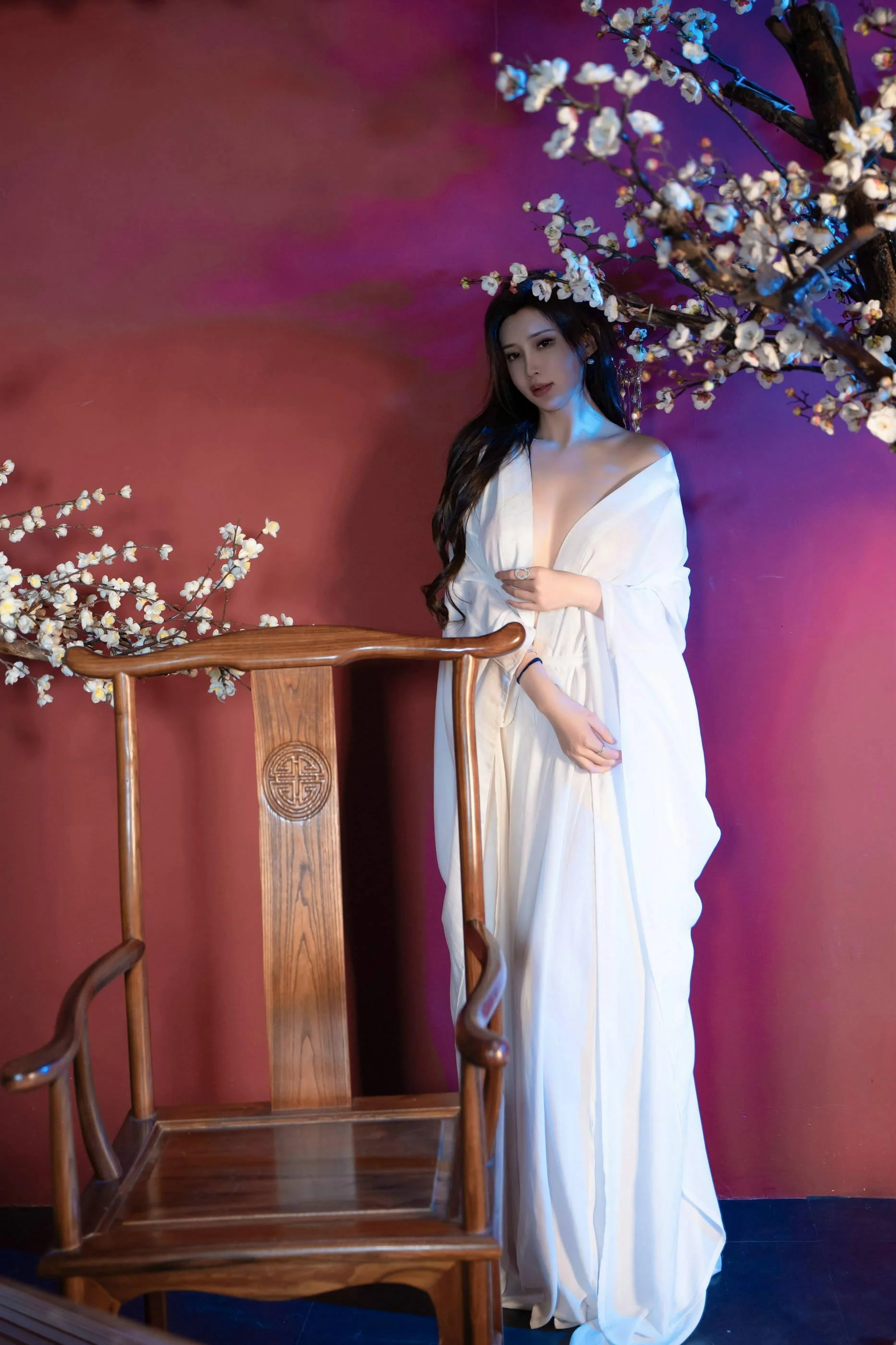 [秀人付费] 周妍希 诱人私拍福利 白色汉服 第 73 张