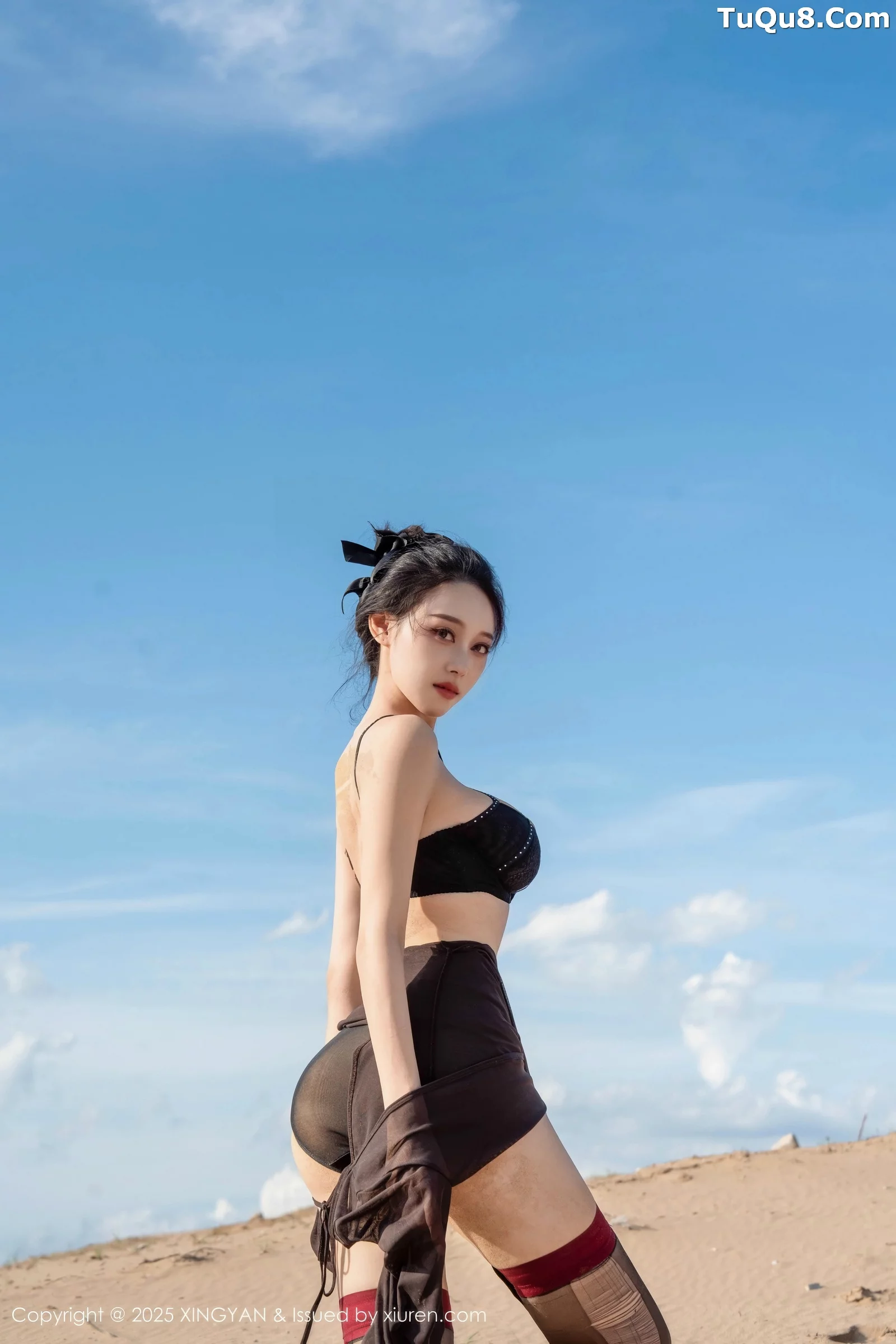 清妙沙漠外拍性感黑色情趣内衣配破烂黑丝秀美腿绝美写真 第 34 张