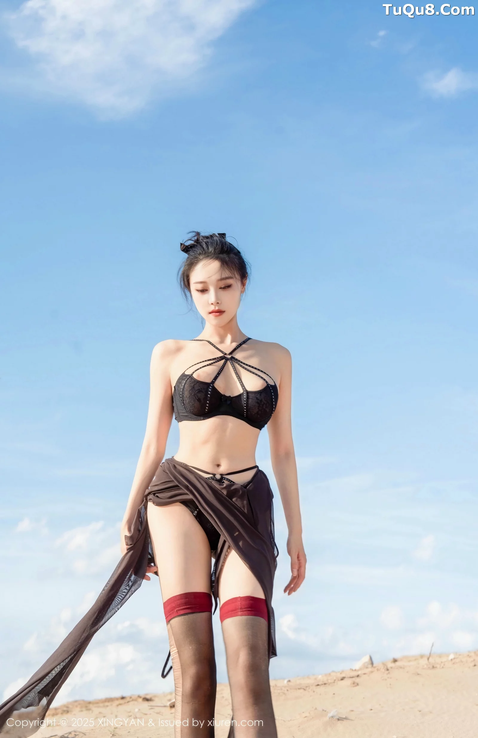 清妙沙漠外拍性感黑色情趣内衣配破烂黑丝秀美腿绝美写真 第 38 张
