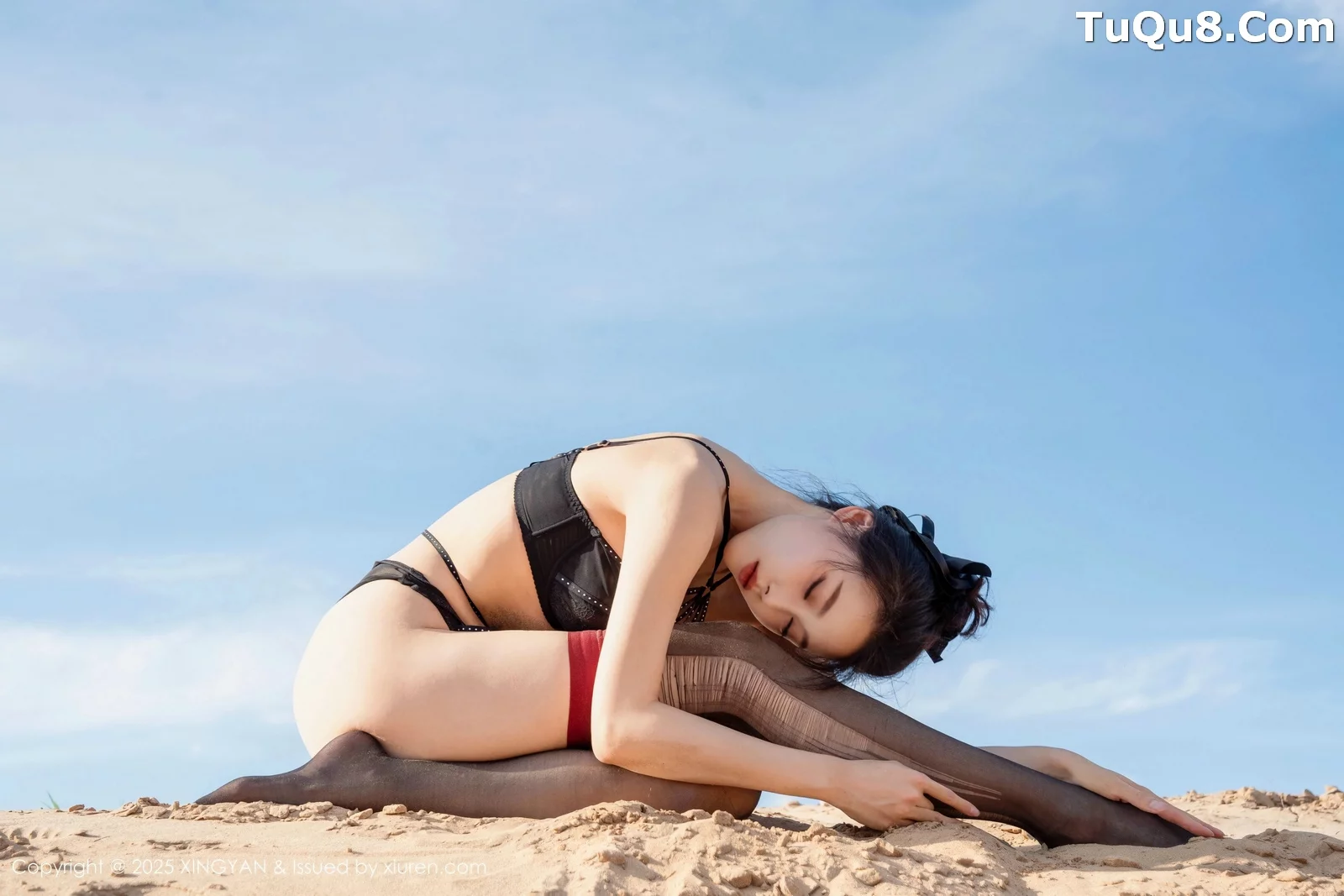 清妙沙漠外拍性感黑色情趣内衣配破烂黑丝秀美腿绝美写真 第 86 张