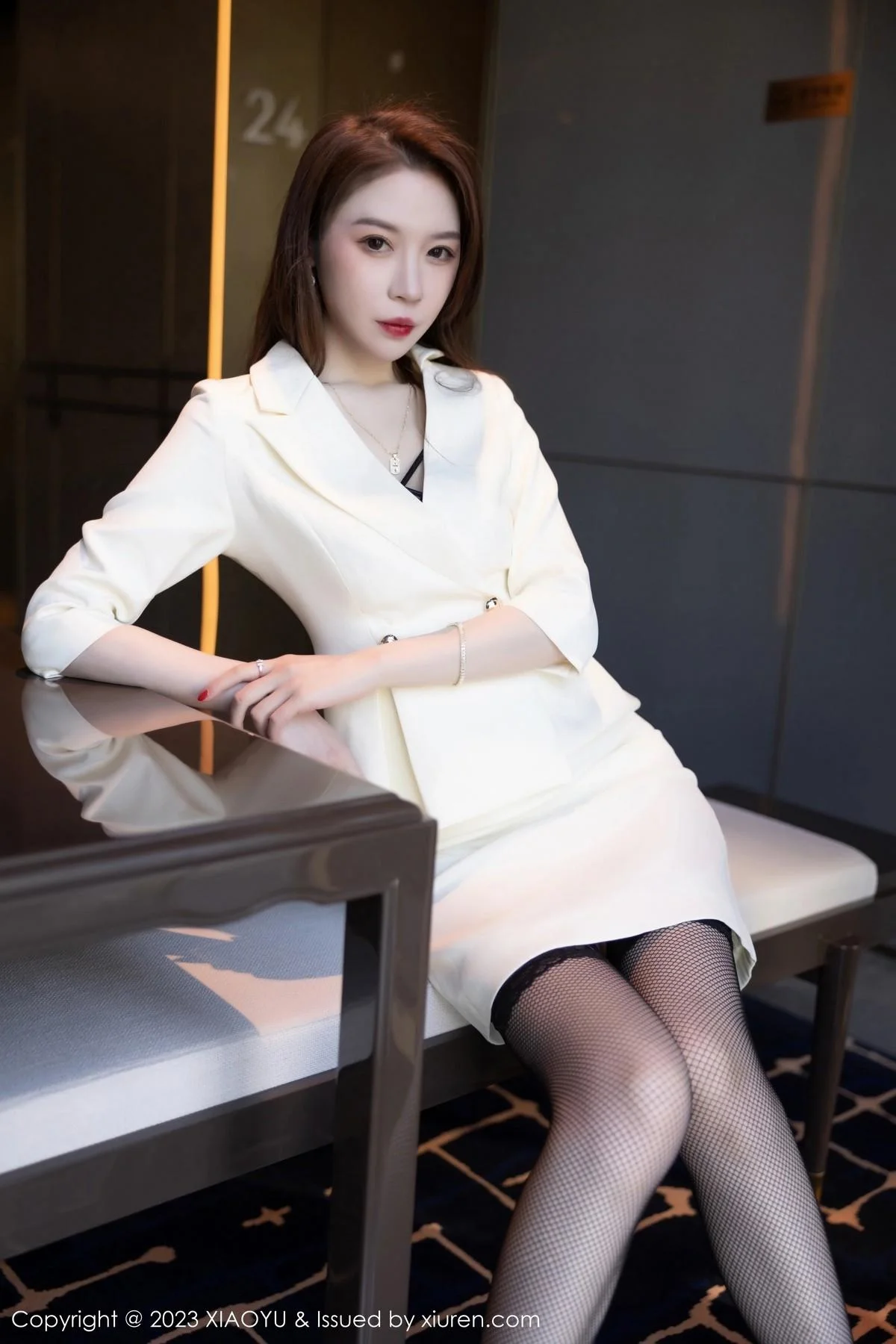 梦心玥黑色情趣内衣配黑色蕾丝吊袜秀曼妙身姿绝美写真 第 28 张