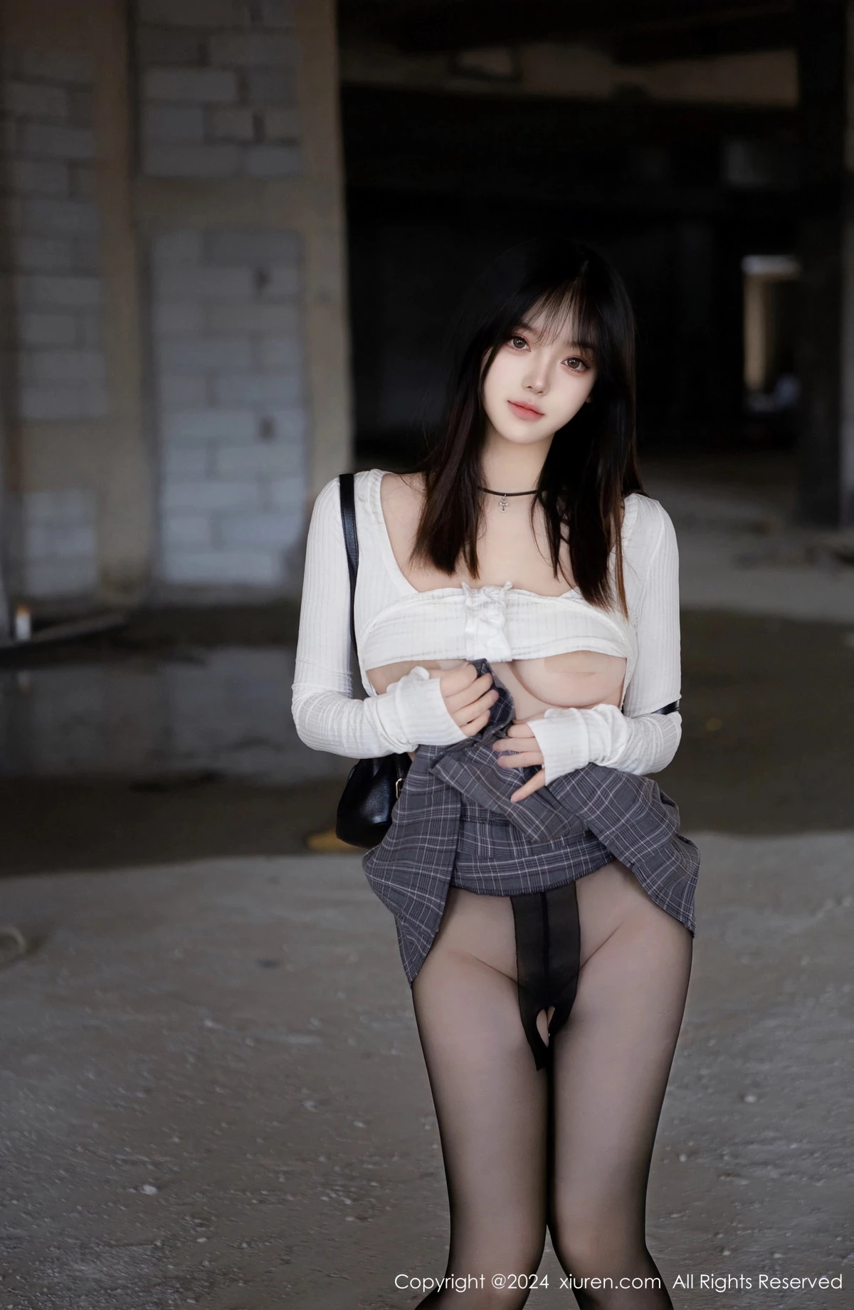豆瓣酱捆绑主题性感白色上衣配开档黑丝秀丰满身材绝美写真 第 10 张