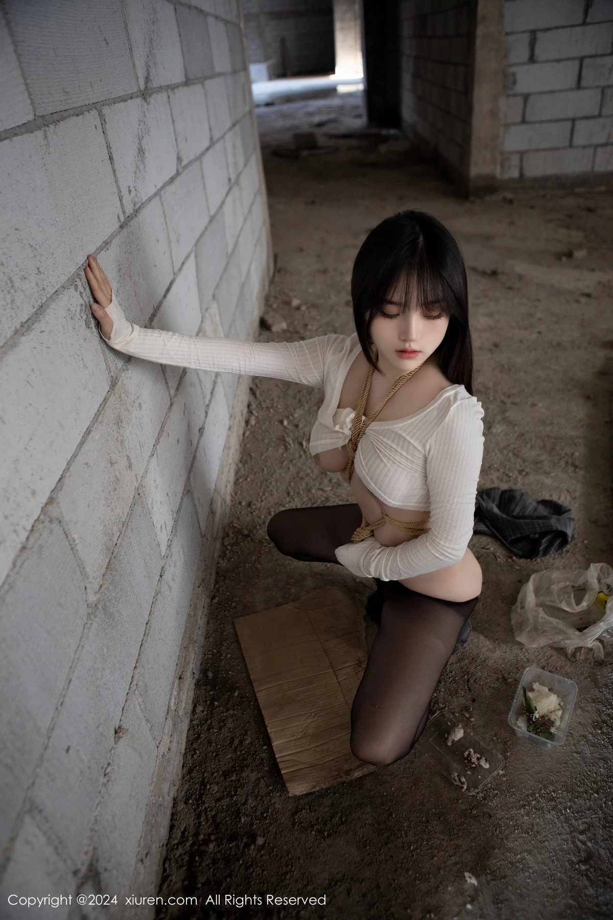 豆瓣酱捆绑主题性感白色上衣配开档黑丝秀丰满身材绝美写真 第 25 张