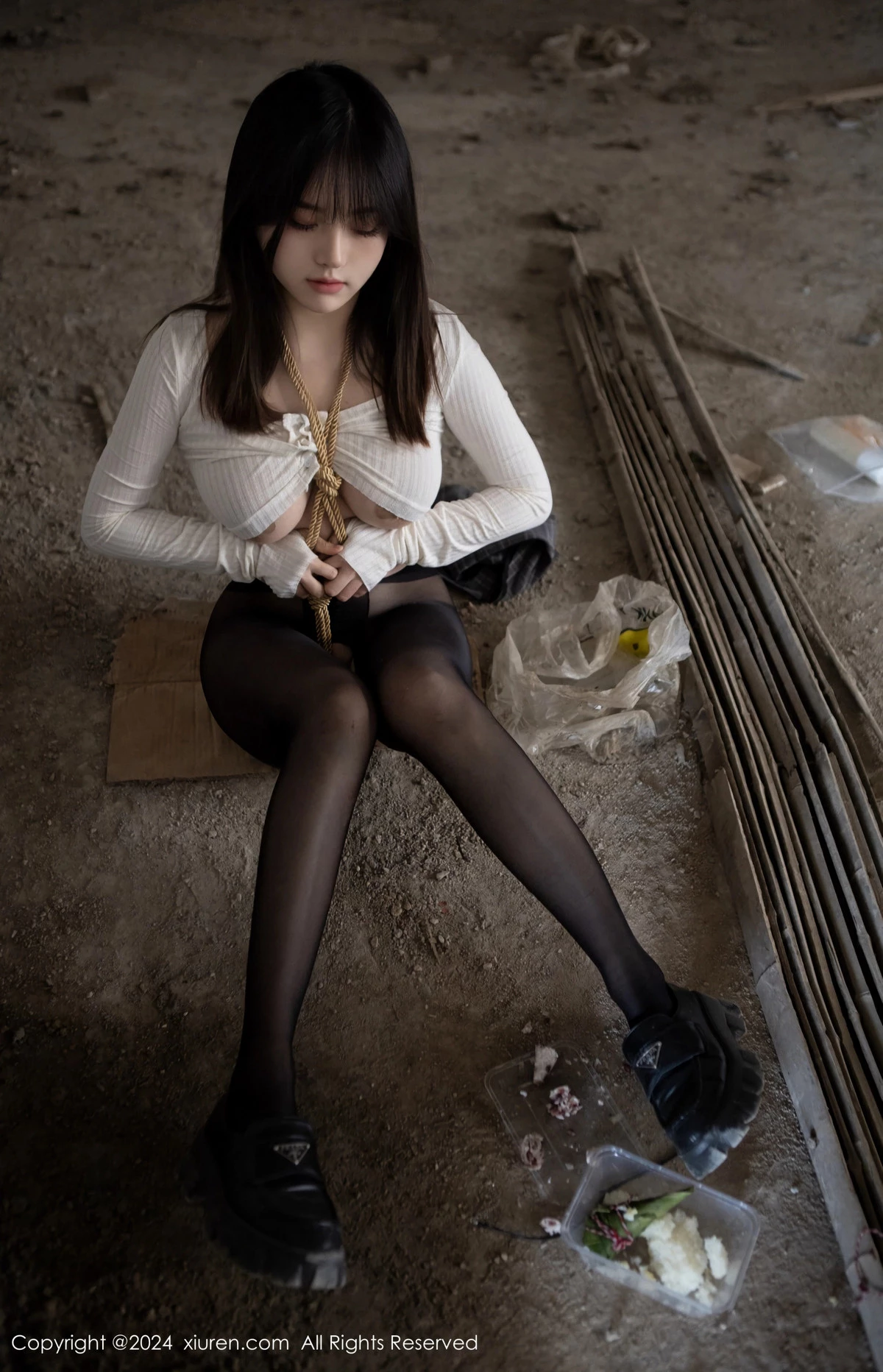 豆瓣酱捆绑主题性感白色上衣配开档黑丝秀丰满身材绝美写真 第 26 张
