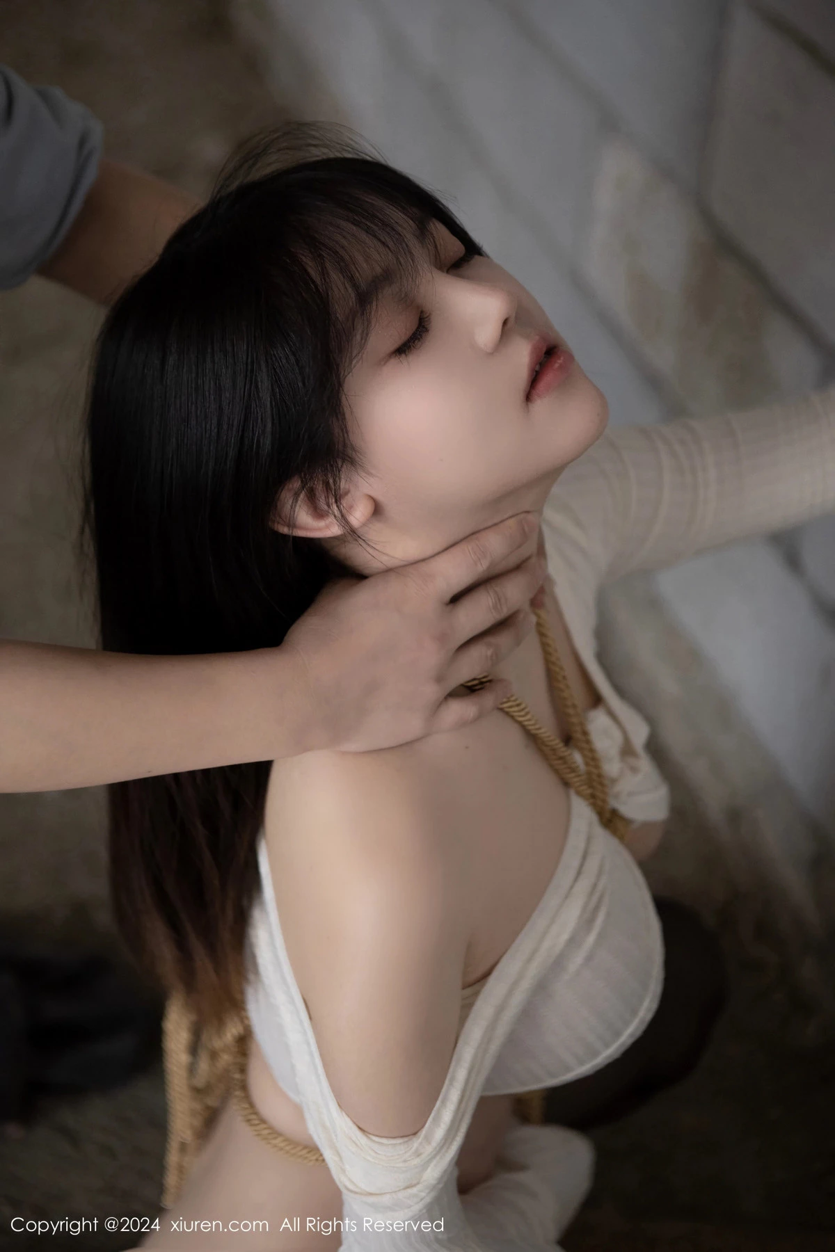 豆瓣酱捆绑主题性感白色上衣配开档黑丝秀丰满身材绝美写真 第 41 张