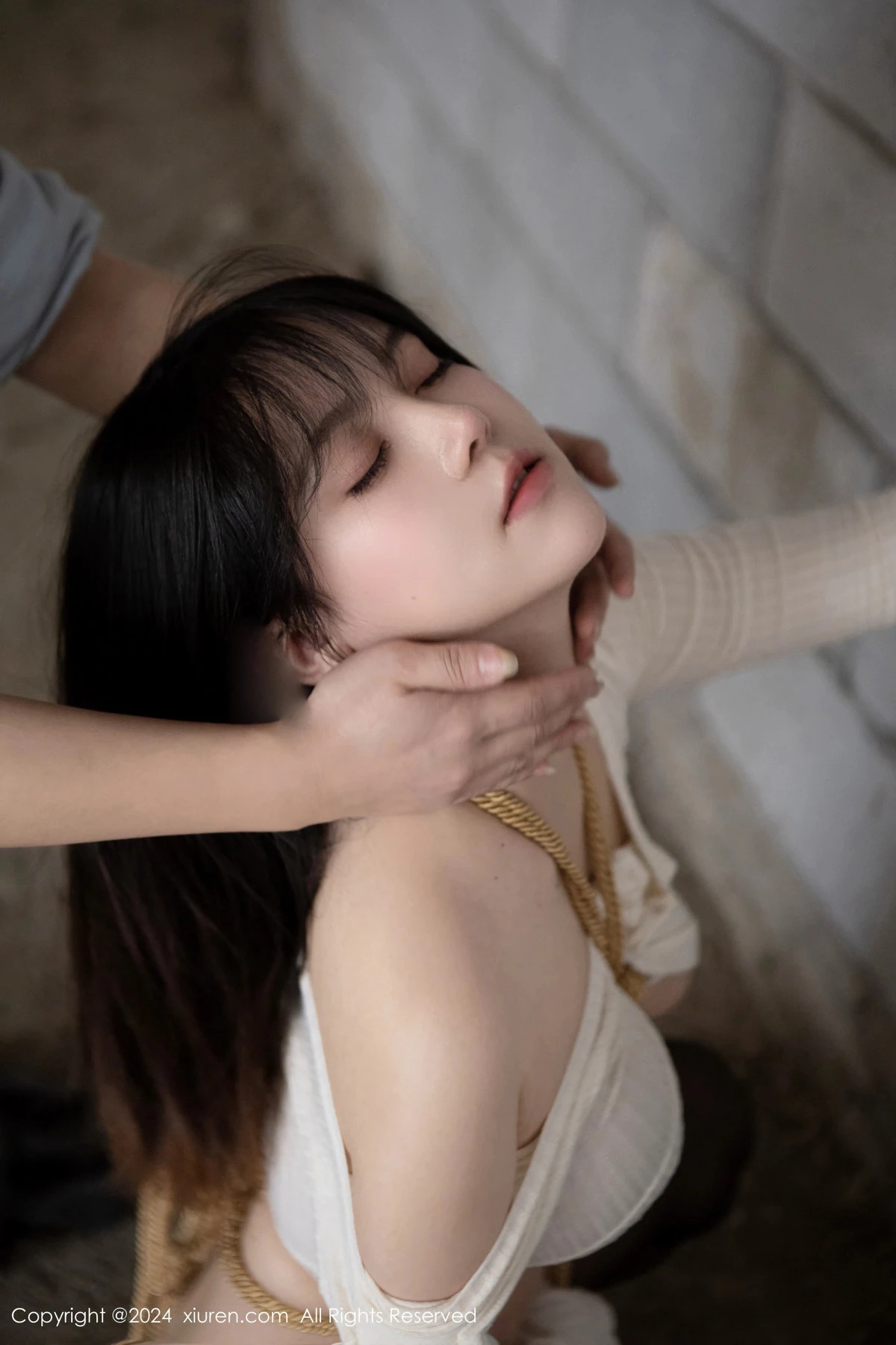 豆瓣酱捆绑主题性感白色上衣配开档黑丝秀丰满身材绝美写真 第 57 张