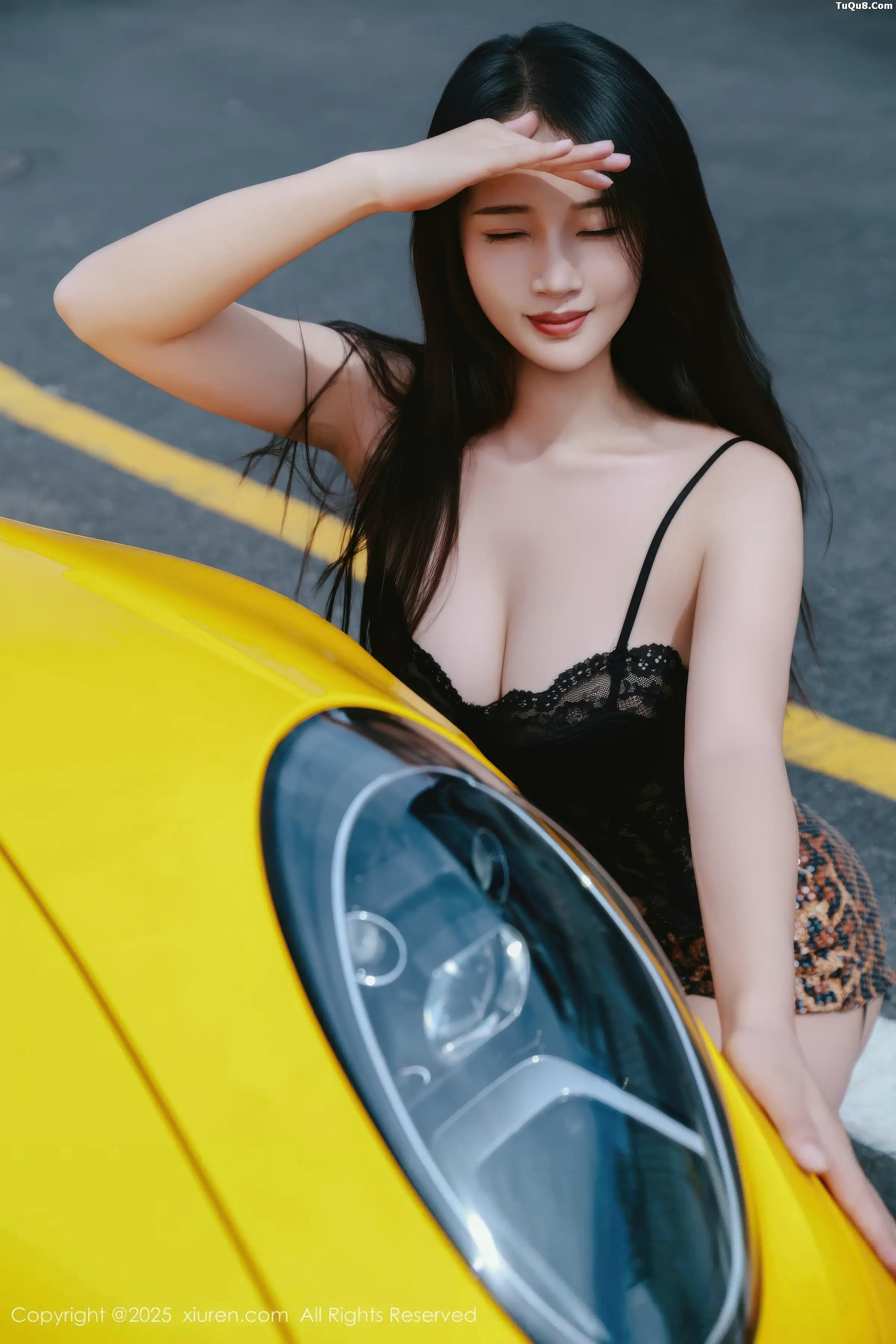 南乔性感黑色蕾丝情趣内衣配黑丝吊袜秀完美身材绝美写真 第 45 张