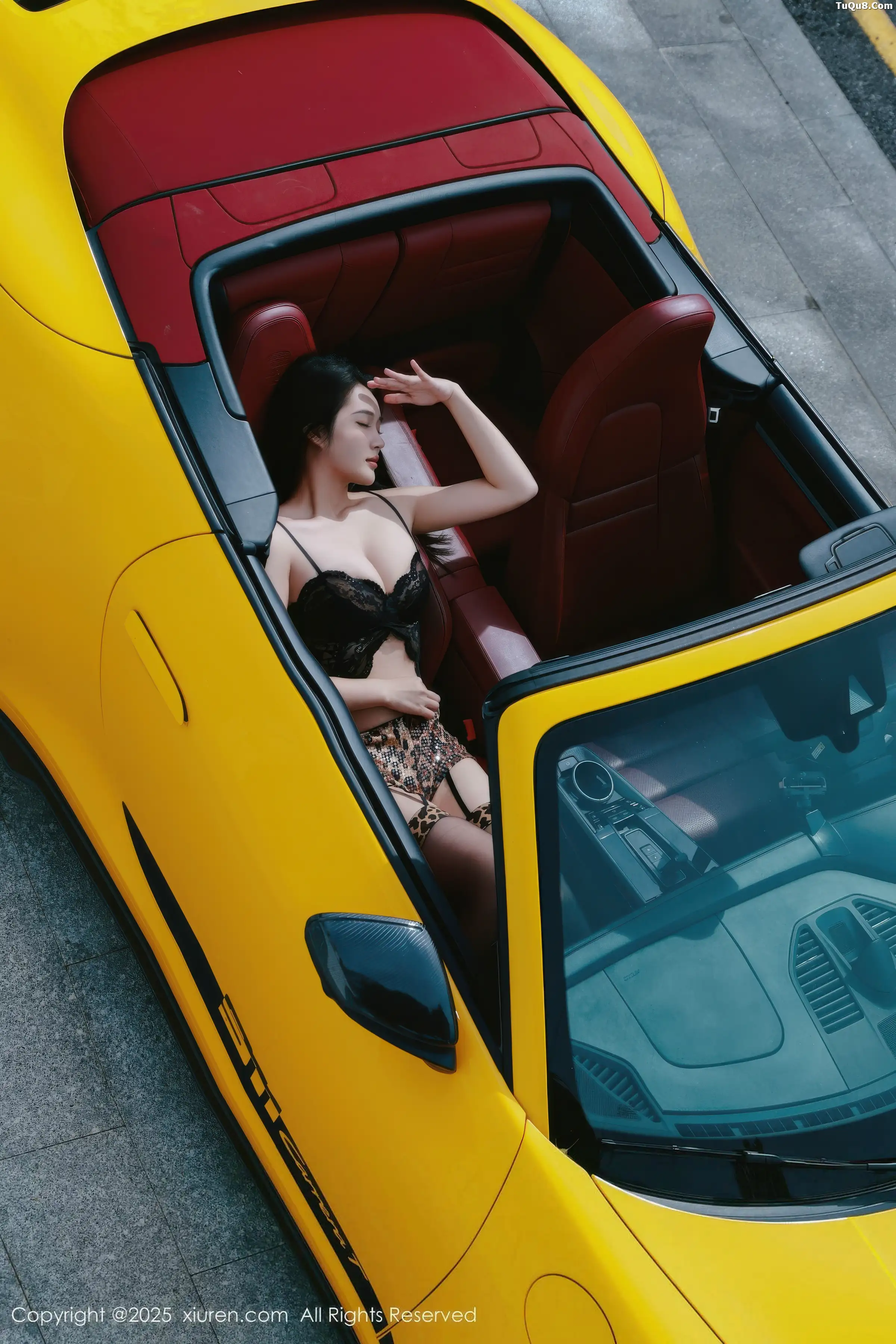 南乔性感黑色蕾丝情趣内衣配黑丝吊袜秀完美身材绝美写真 第 6 张