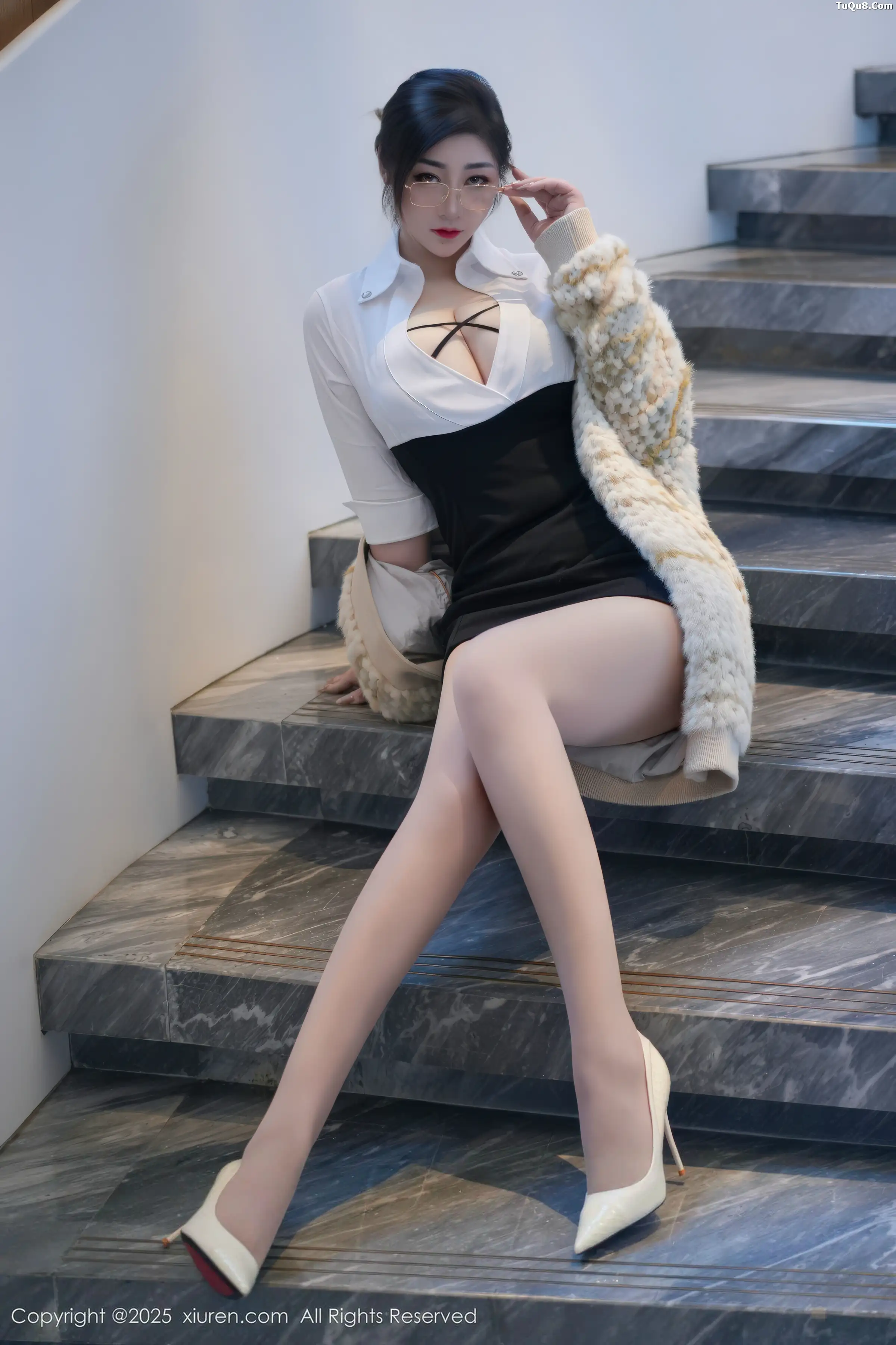 妲己_Toxic性感白色衬衫露黑色内衣秀丰满身材绝美写真 第 13 张
