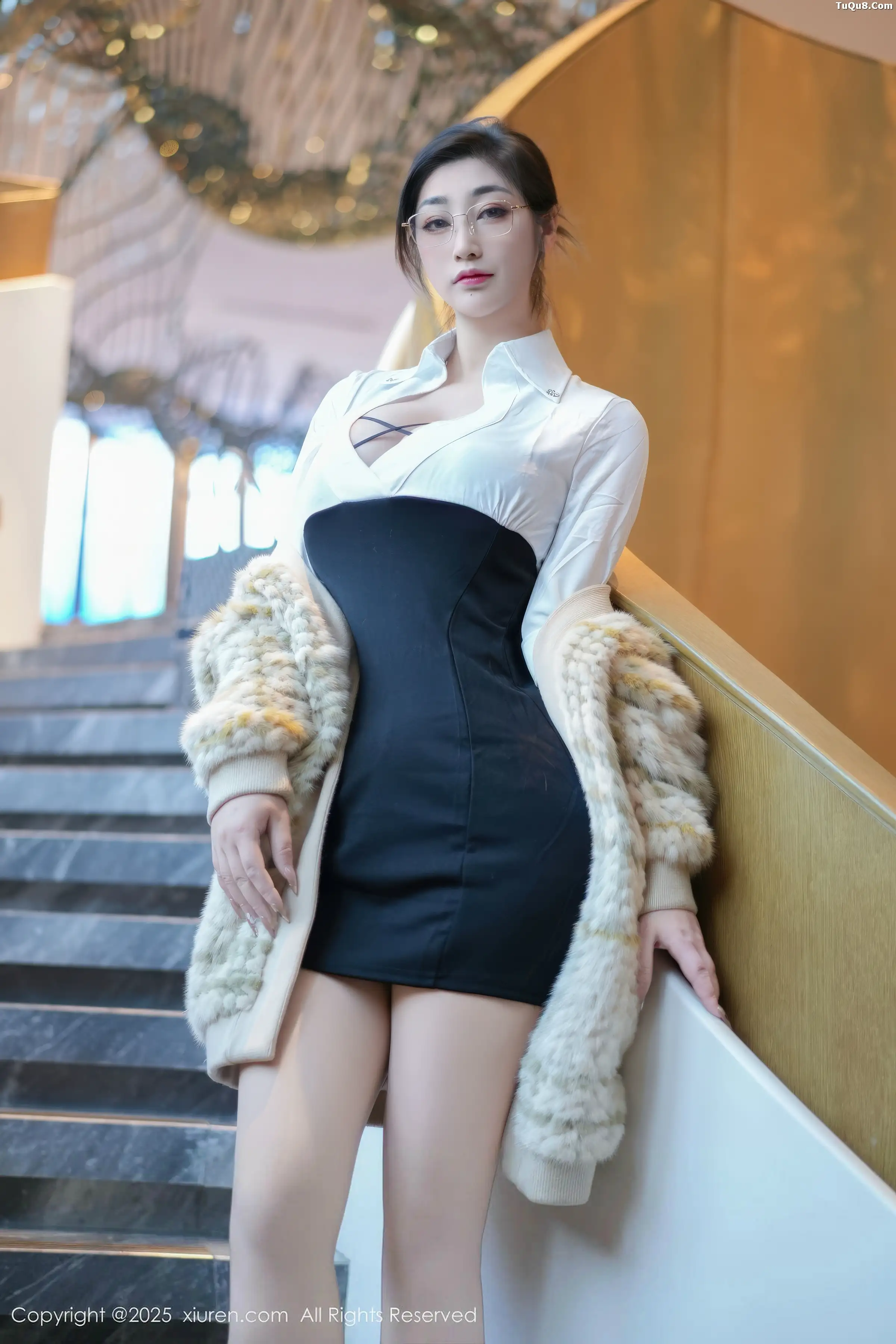 妲己_Toxic性感白色衬衫露黑色内衣秀丰满身材绝美写真 第 4 张