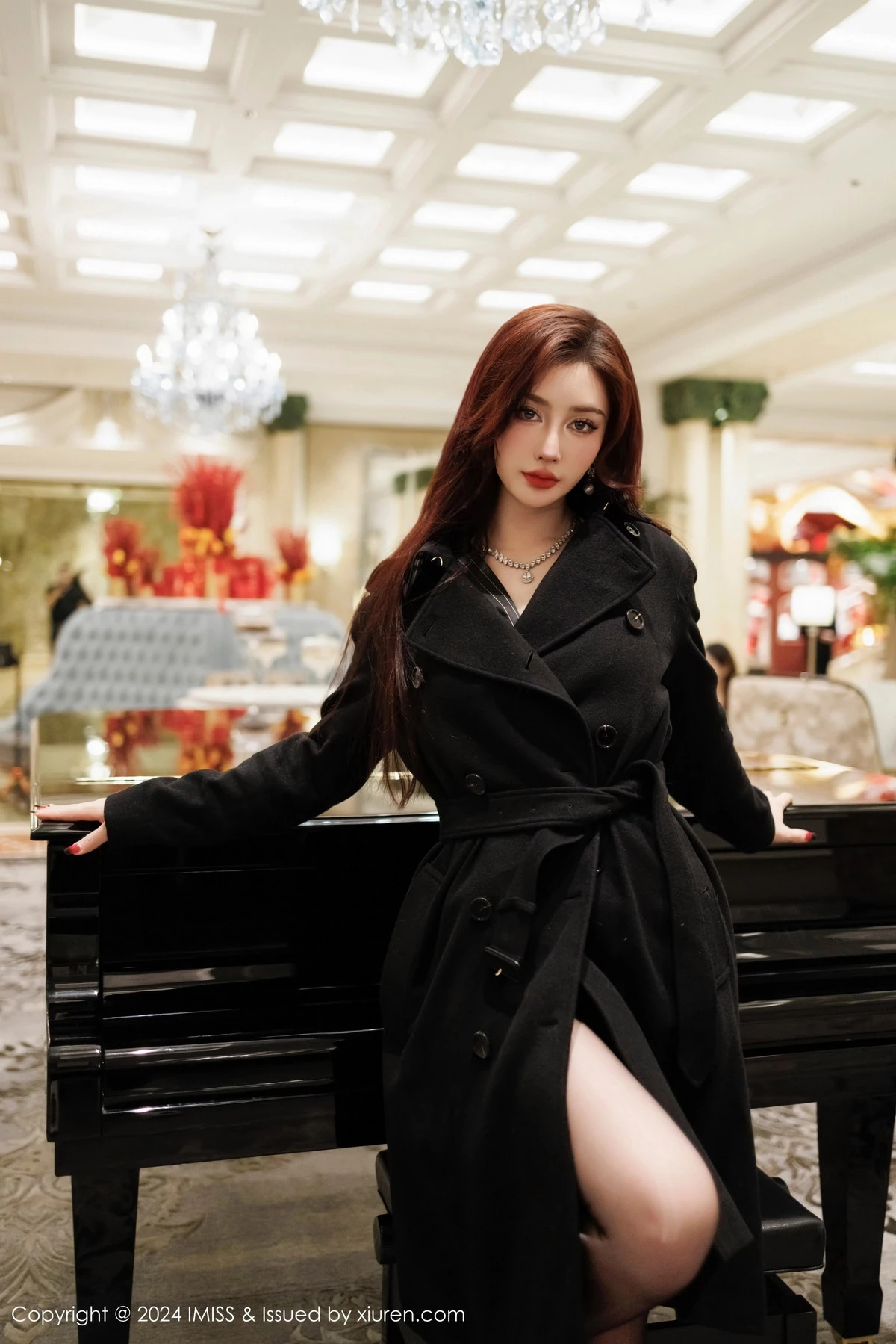 蕾蕾醒了没性感黑色收身服饰配闪亮黑丝秀丰腴身材绝美写真 第 6 张