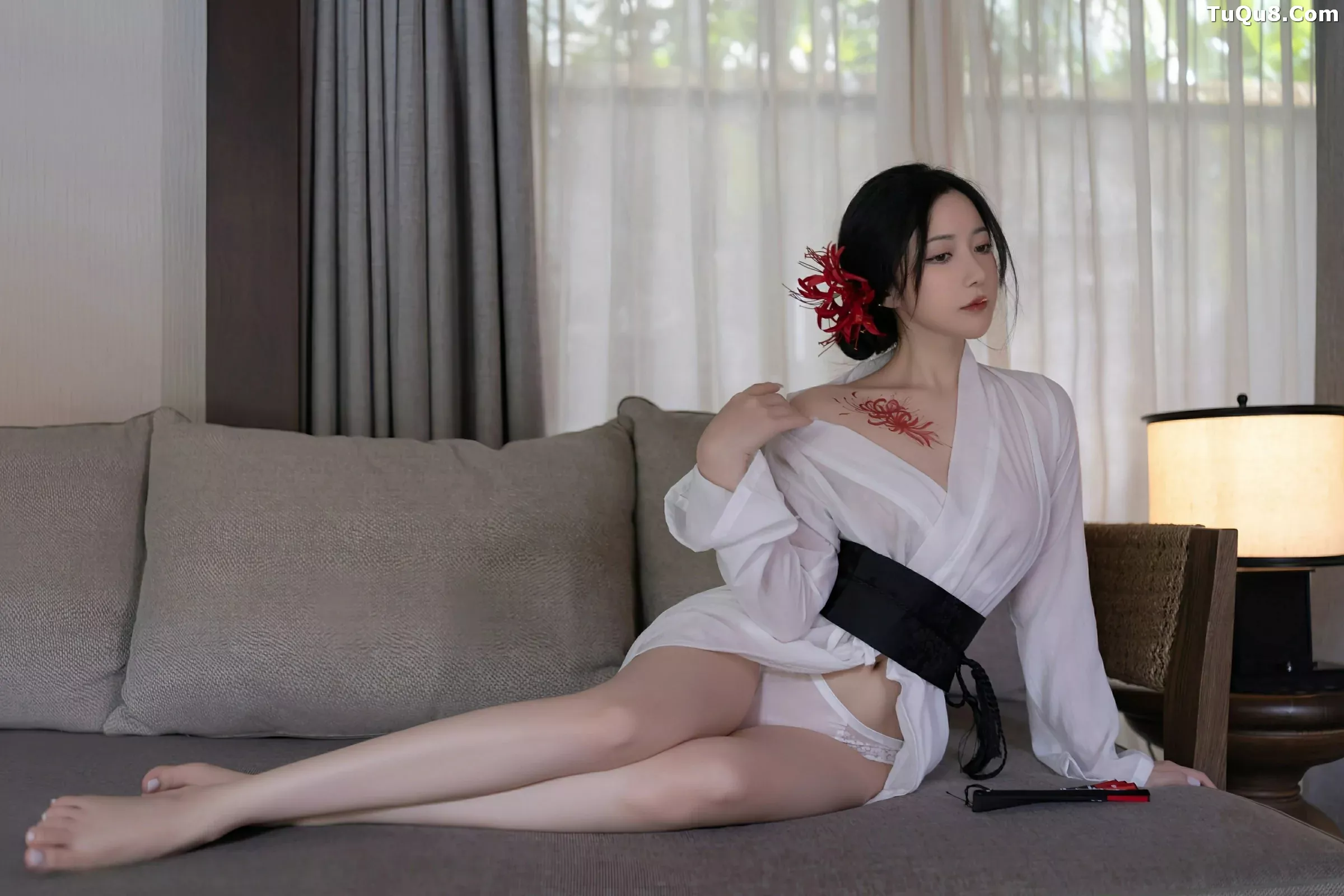 鱼子酱Fish性感白色薄透服饰配白色丝袜秀曼妙身材绝美写真 第 22 张