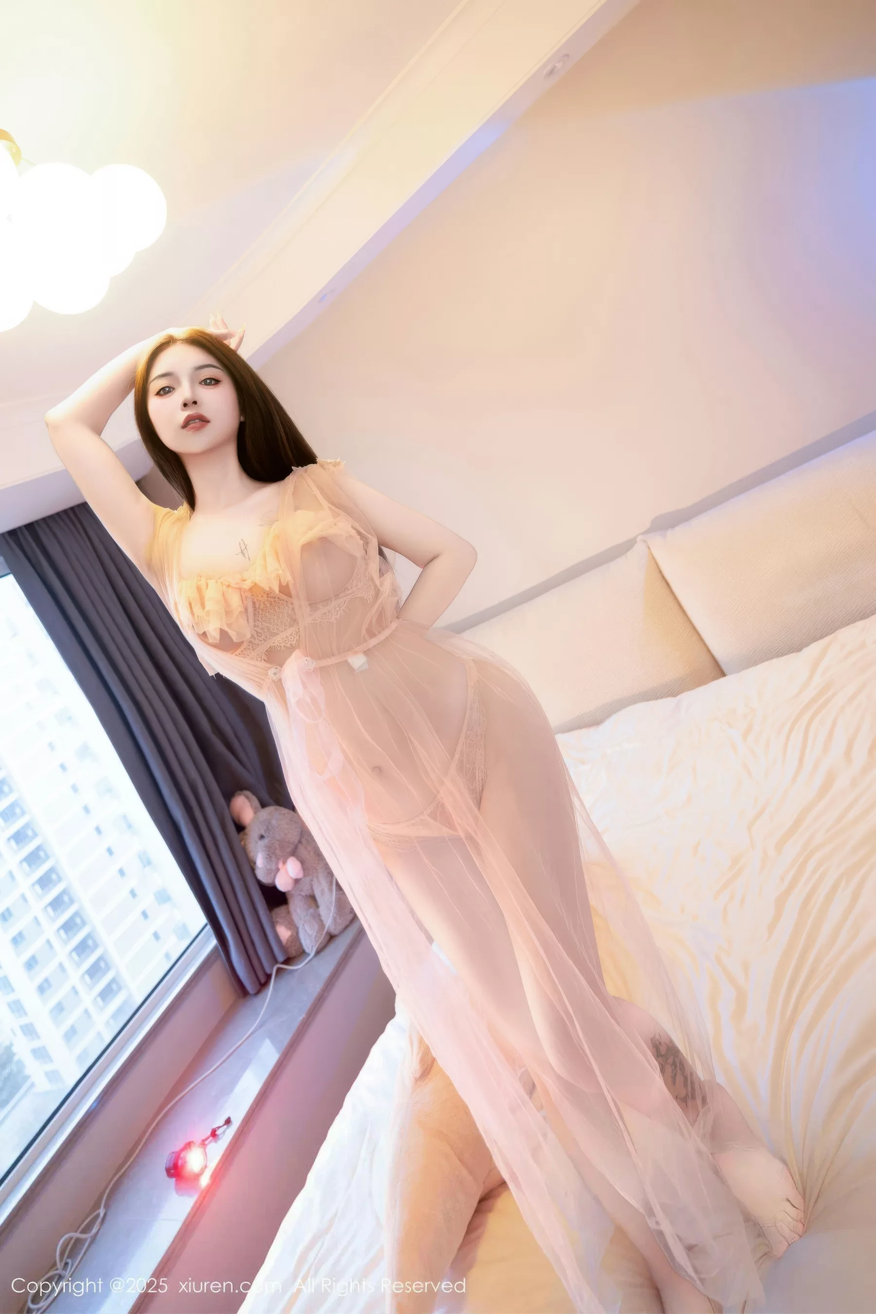 沐娜娜性感粉色薄纱服饰配粉色内衣秀丰腴身姿撩人绝美写真 第 31 张