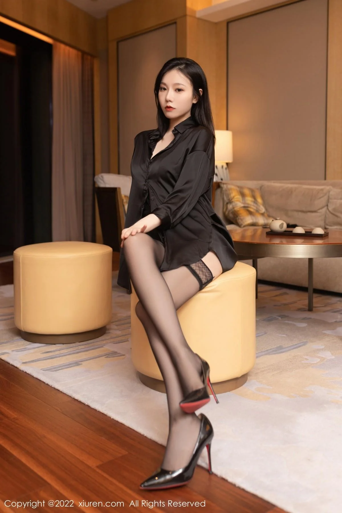 安然anran私房黑色情趣服饰配黑丝袜秀柔美身段绝美写真 第 1 张