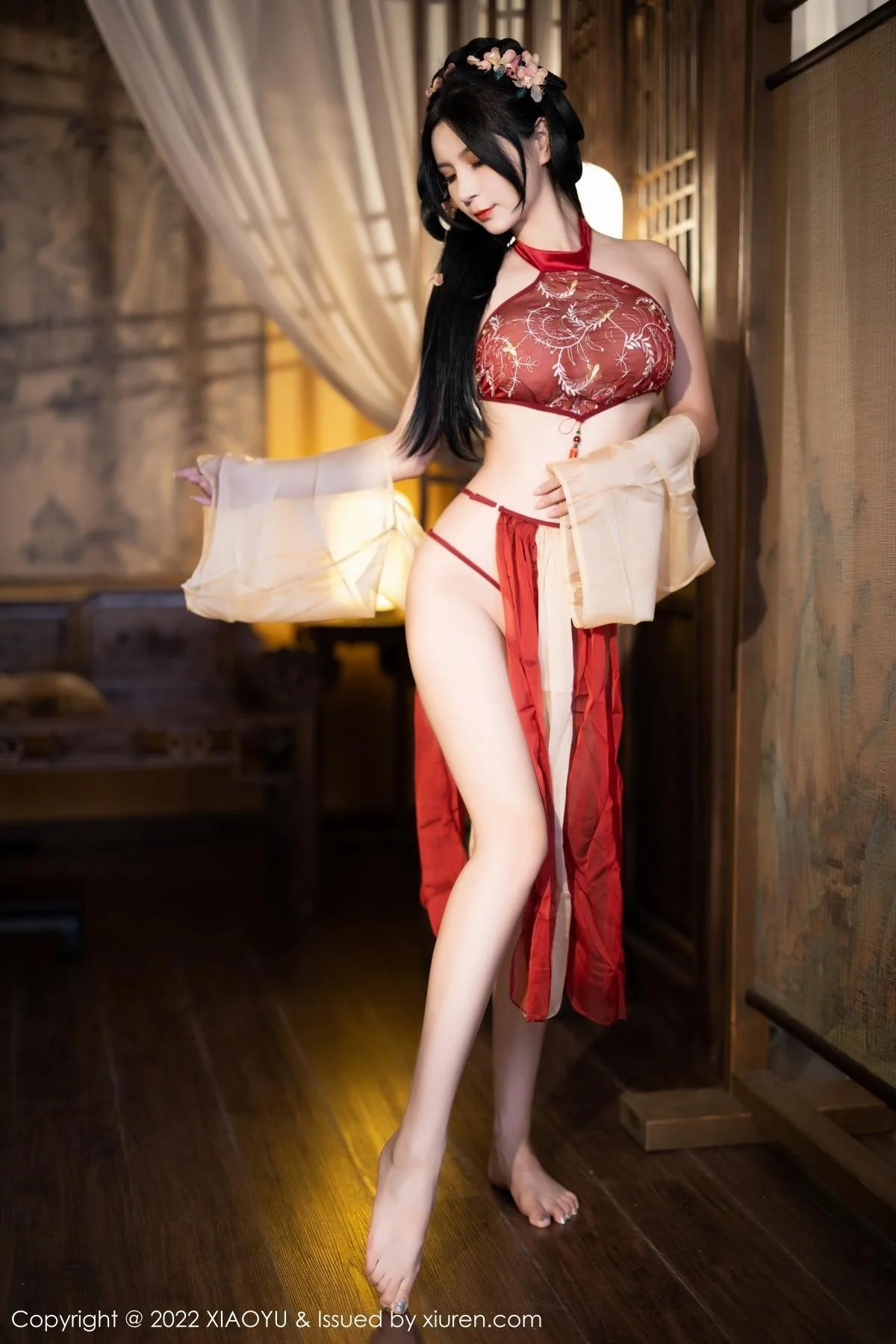 小蛮妖Yummy杭州旅拍红色丝绸古装服露白嫩肌肤绝美写真 第 15 张
