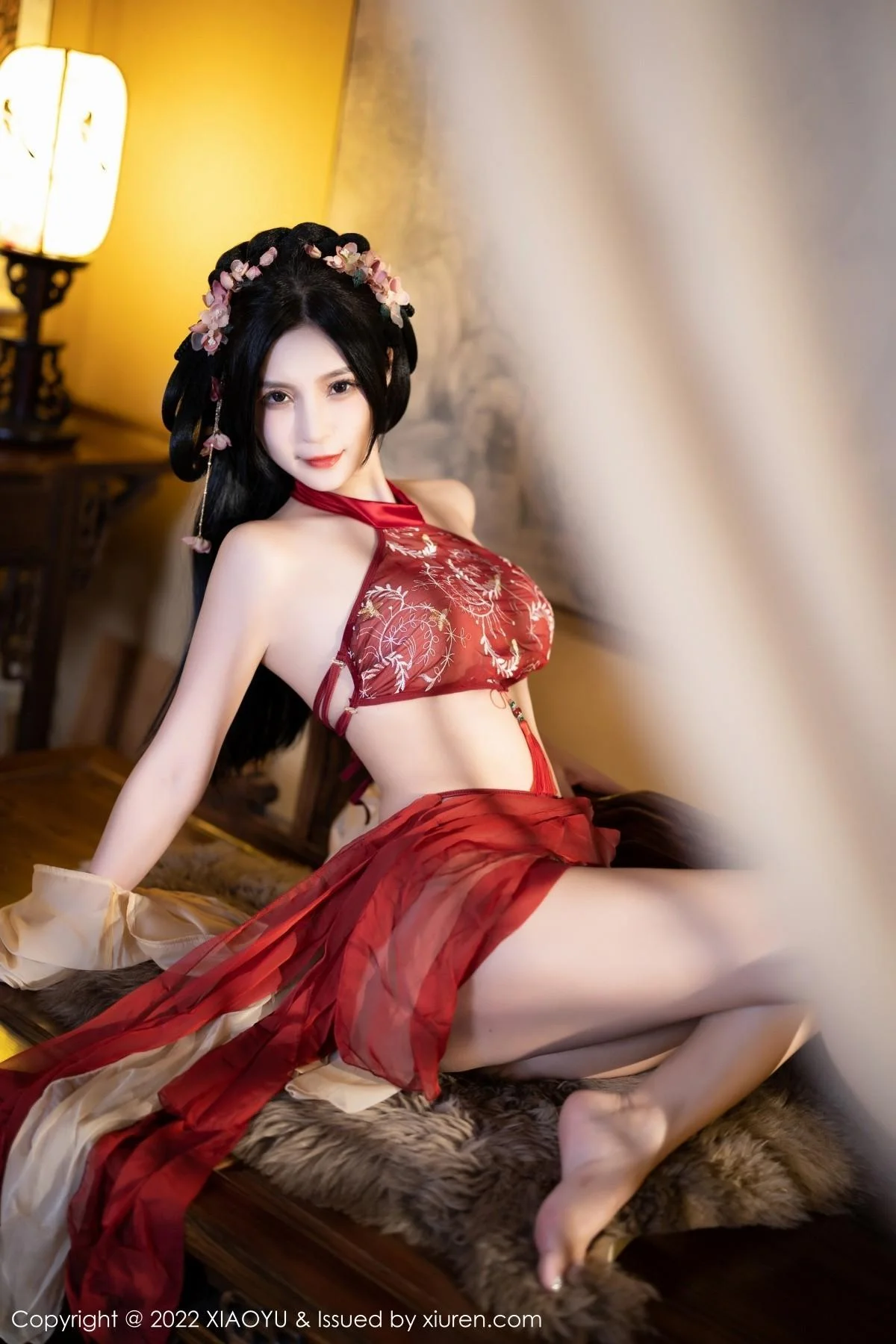 小蛮妖Yummy杭州旅拍红色丝绸古装服露白嫩肌肤绝美写真 第 80 张
