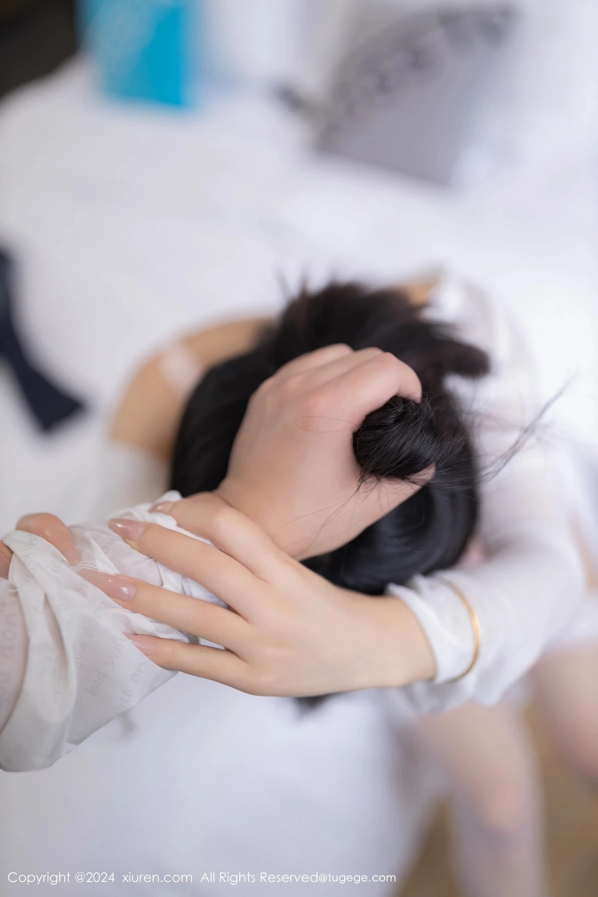 小茶茶tea白色上衣配牛仔裤露蕾丝内衣秀惹火身材绝美写真 第 46 张