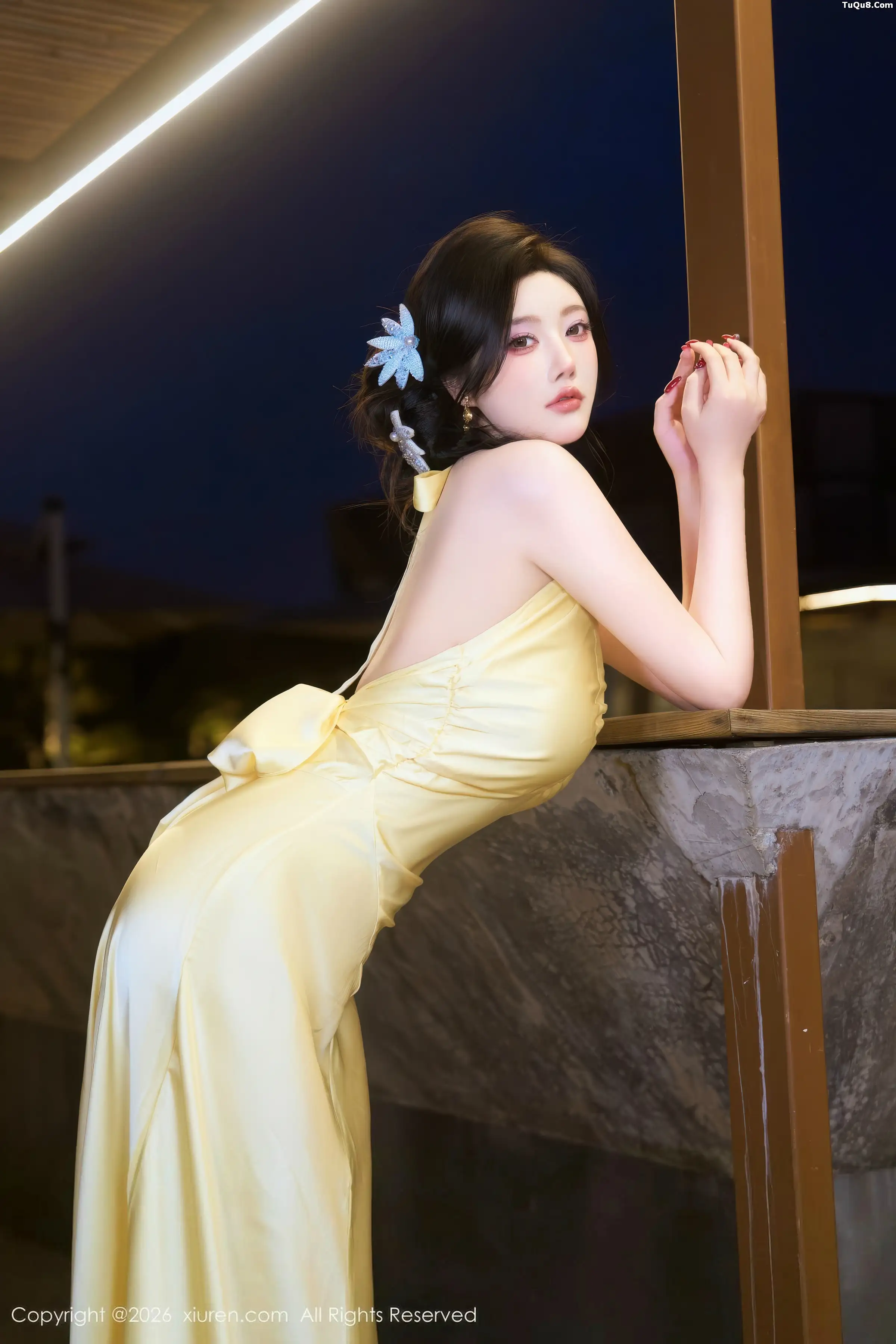 杨晨晨.性感黄色连衣裙露白色内衣配白丝吊袜秀美腿绝美写真 第 29 张