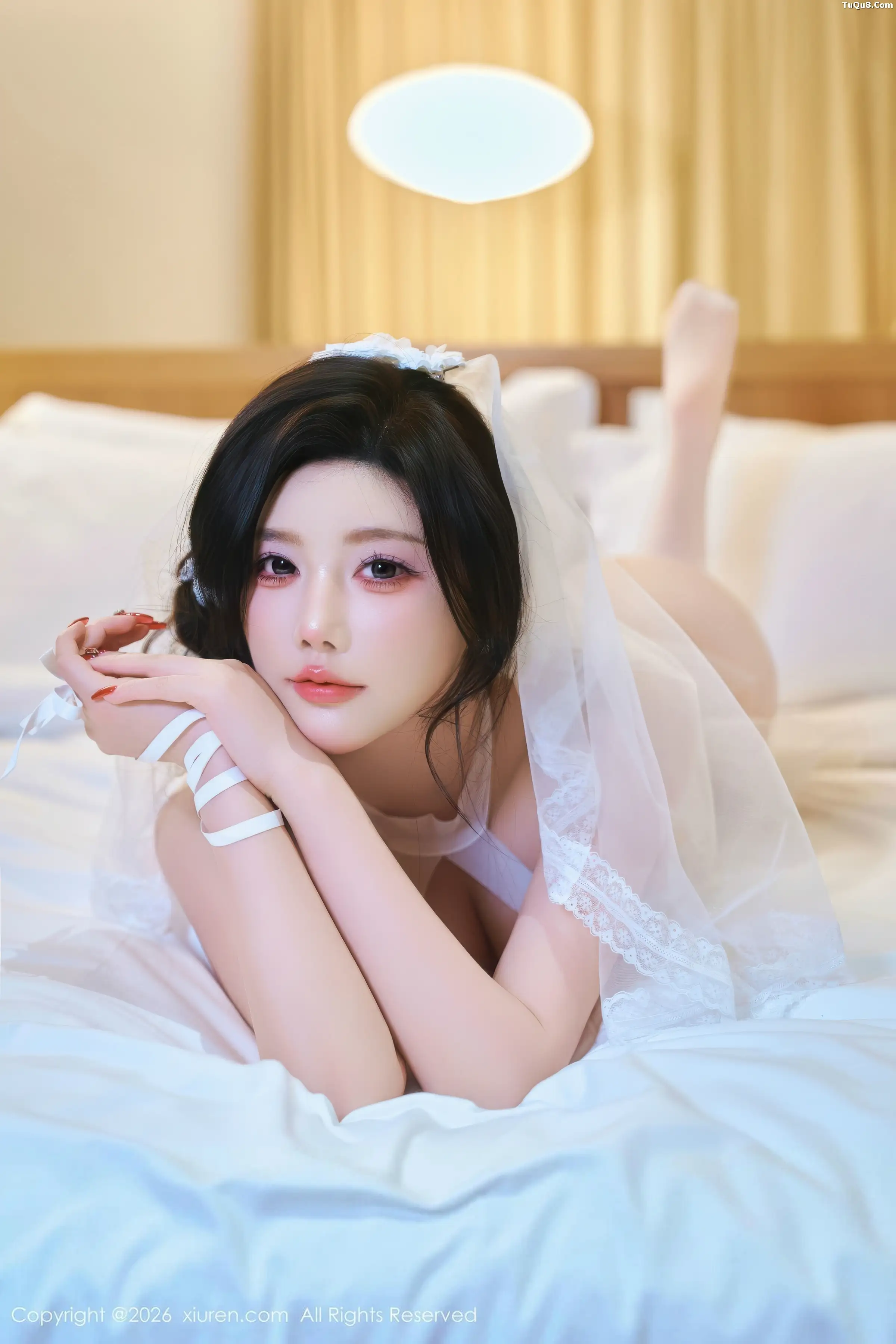 杨晨晨.性感黄色连衣裙露白色内衣配白丝吊袜秀美腿绝美写真 第 97 张