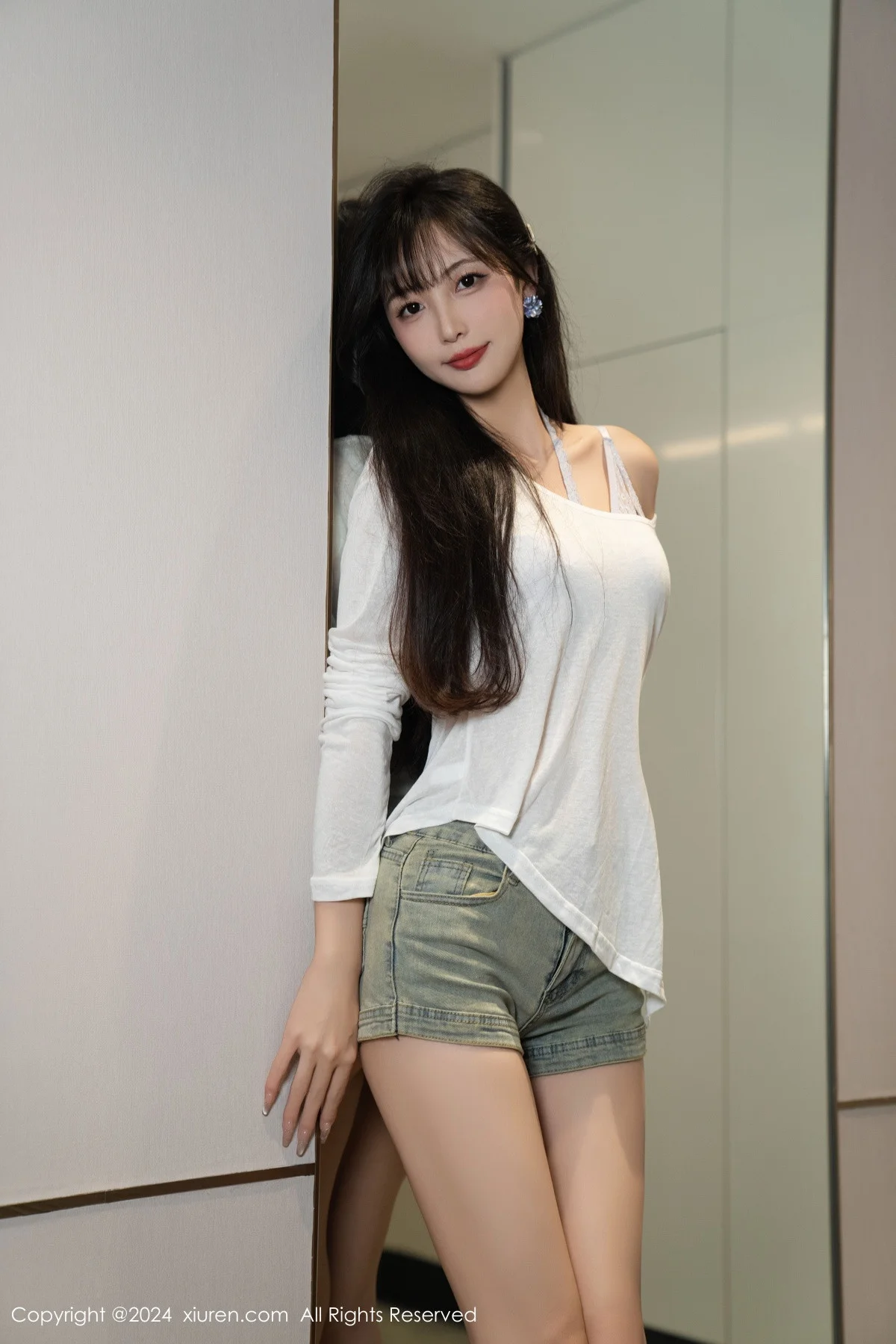 林星阑性感蓝色情趣内衣配超短牛仔裤秀曼妙身姿迷人写真 第 26 张