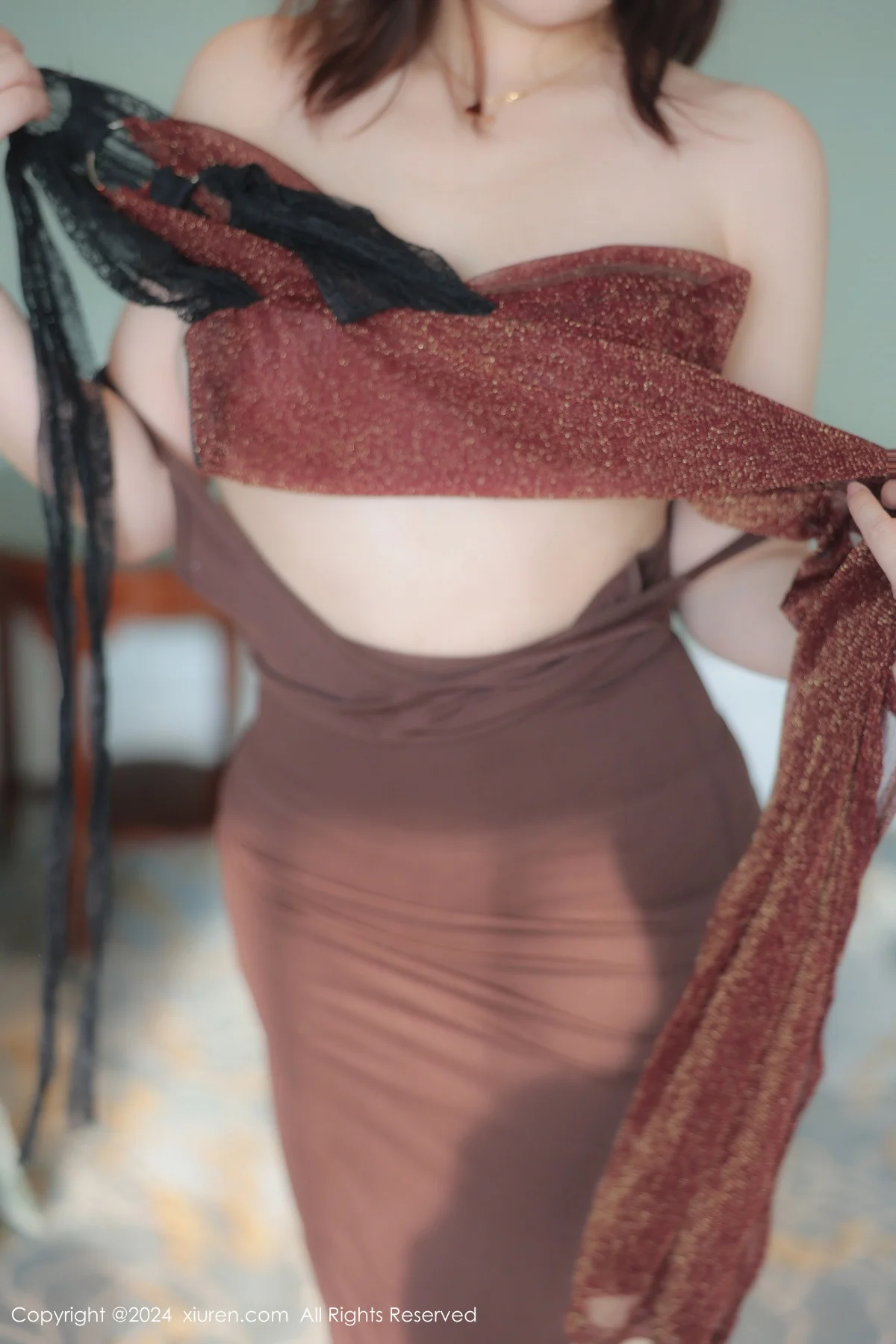 麻布学妹性感深色紧身衣露紫色情趣内衣秀丰腴身姿绝美写真 第 22 张