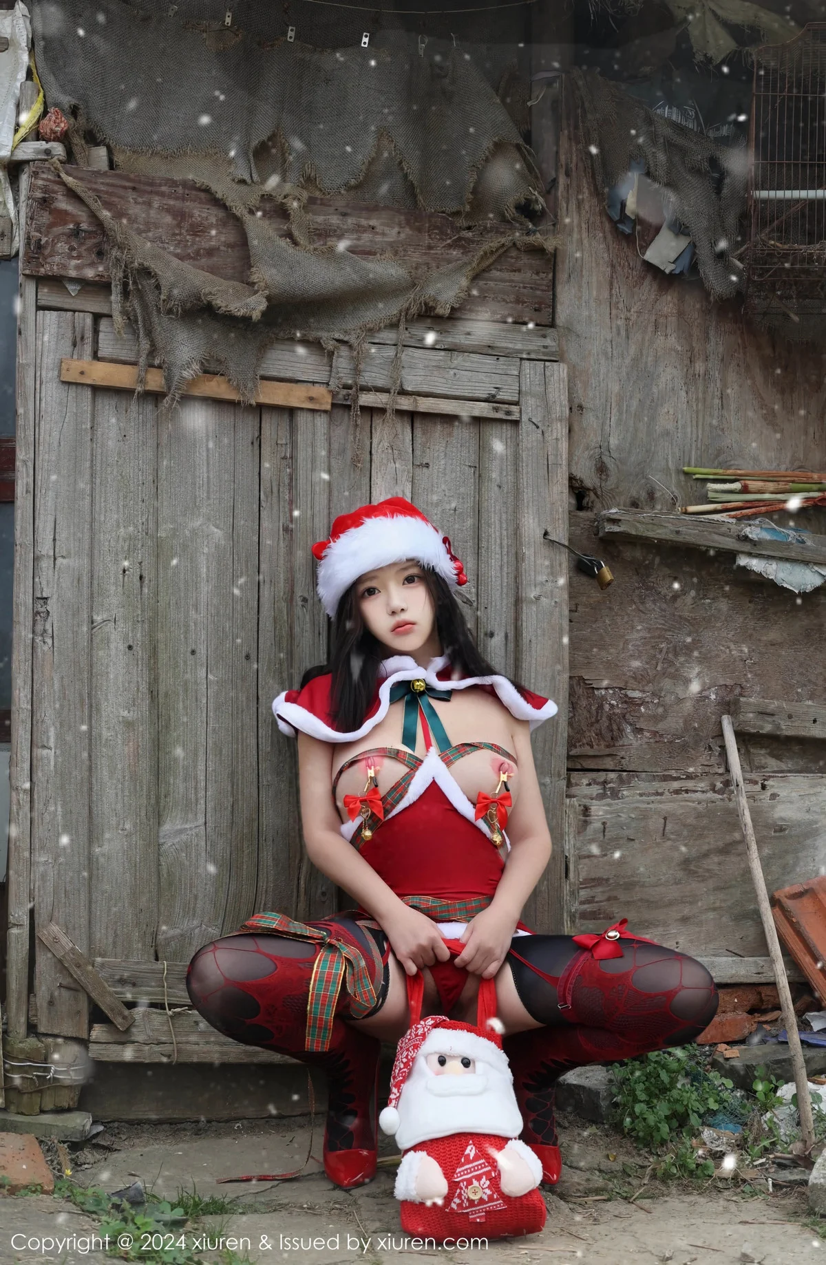 小薯条nienie户外圣诞主题性感情趣圣诞服饰惹火绝美写真 第 130 张