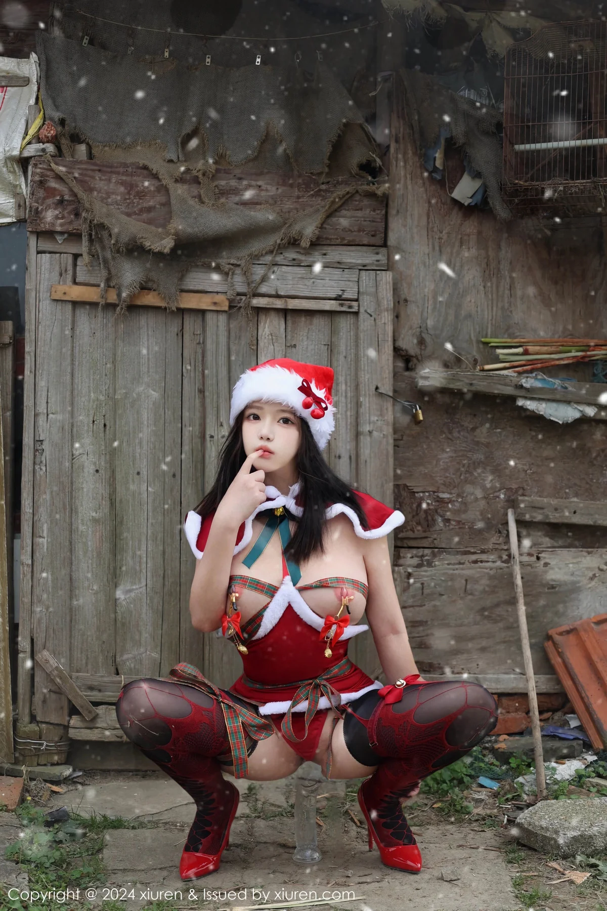 小薯条nienie户外圣诞主题性感情趣圣诞服饰惹火绝美写真 第 134 张