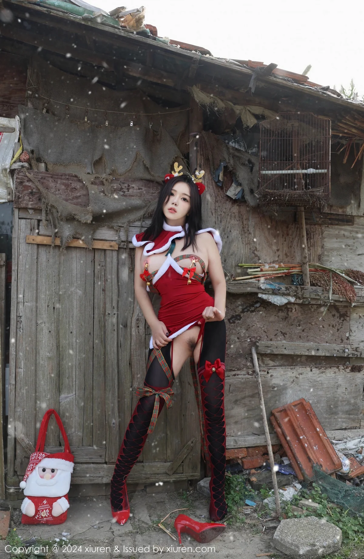 小薯条nienie户外圣诞主题性感情趣圣诞服饰惹火绝美写真 第 54 张