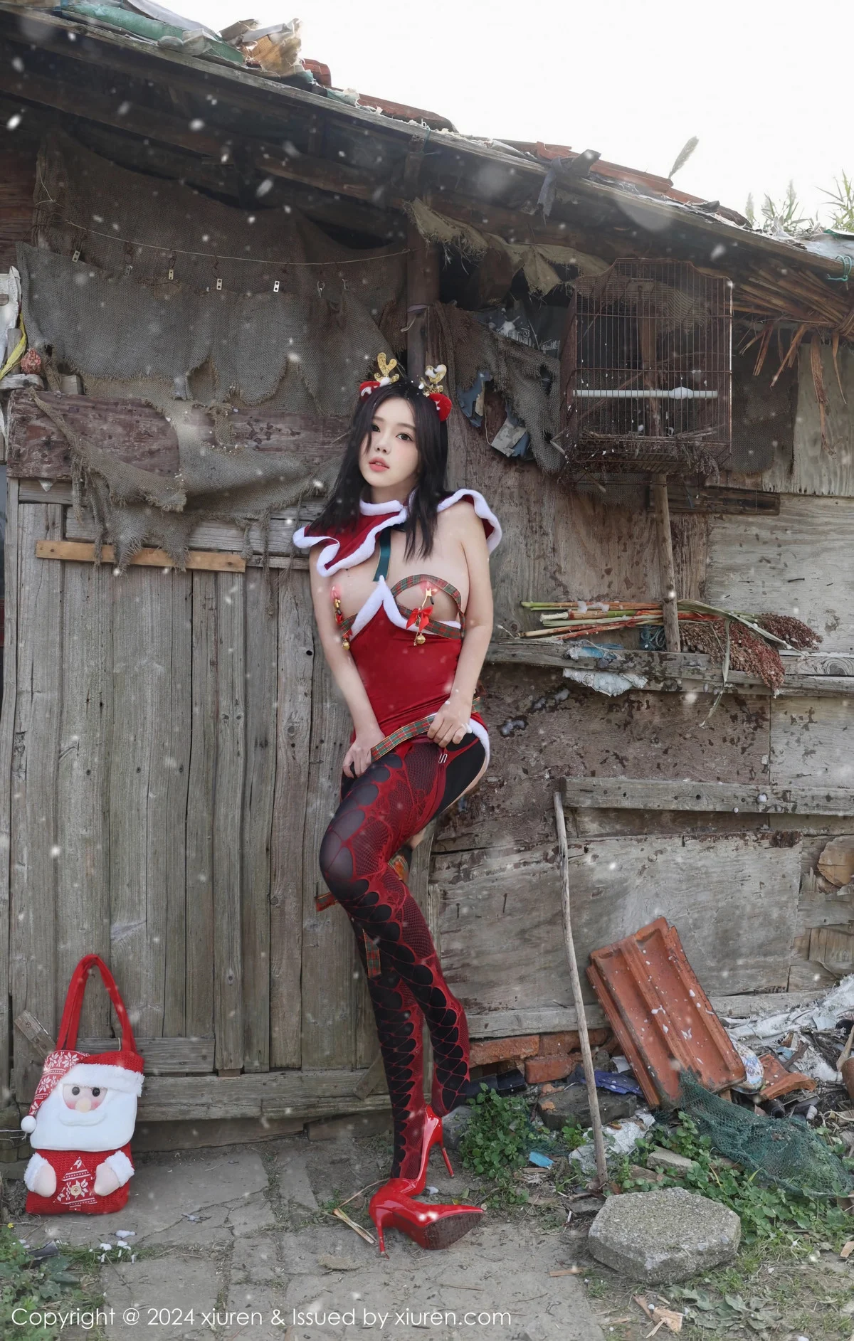 小薯条nienie户外圣诞主题性感情趣圣诞服饰惹火绝美写真 第 57 张