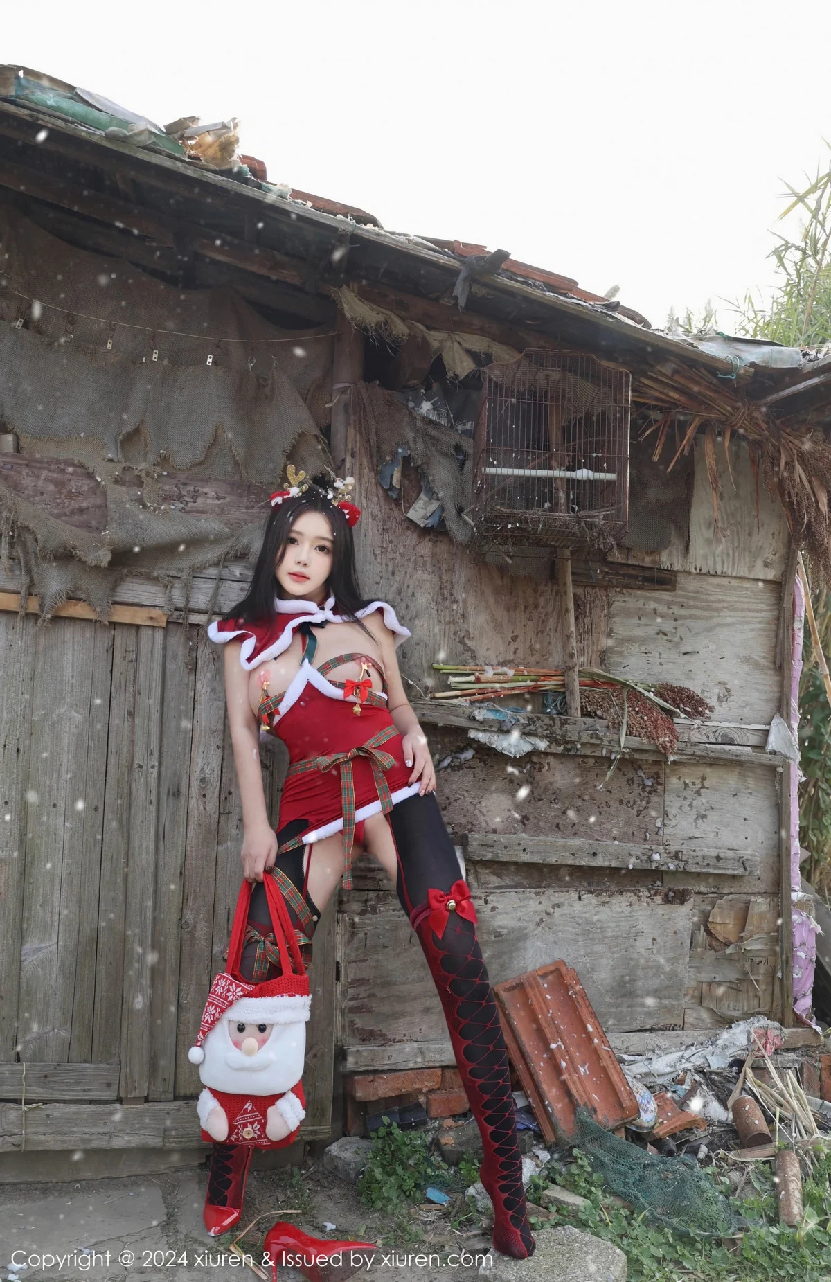 小薯条nienie户外圣诞主题性感情趣圣诞服饰惹火绝美写真 第 62 张