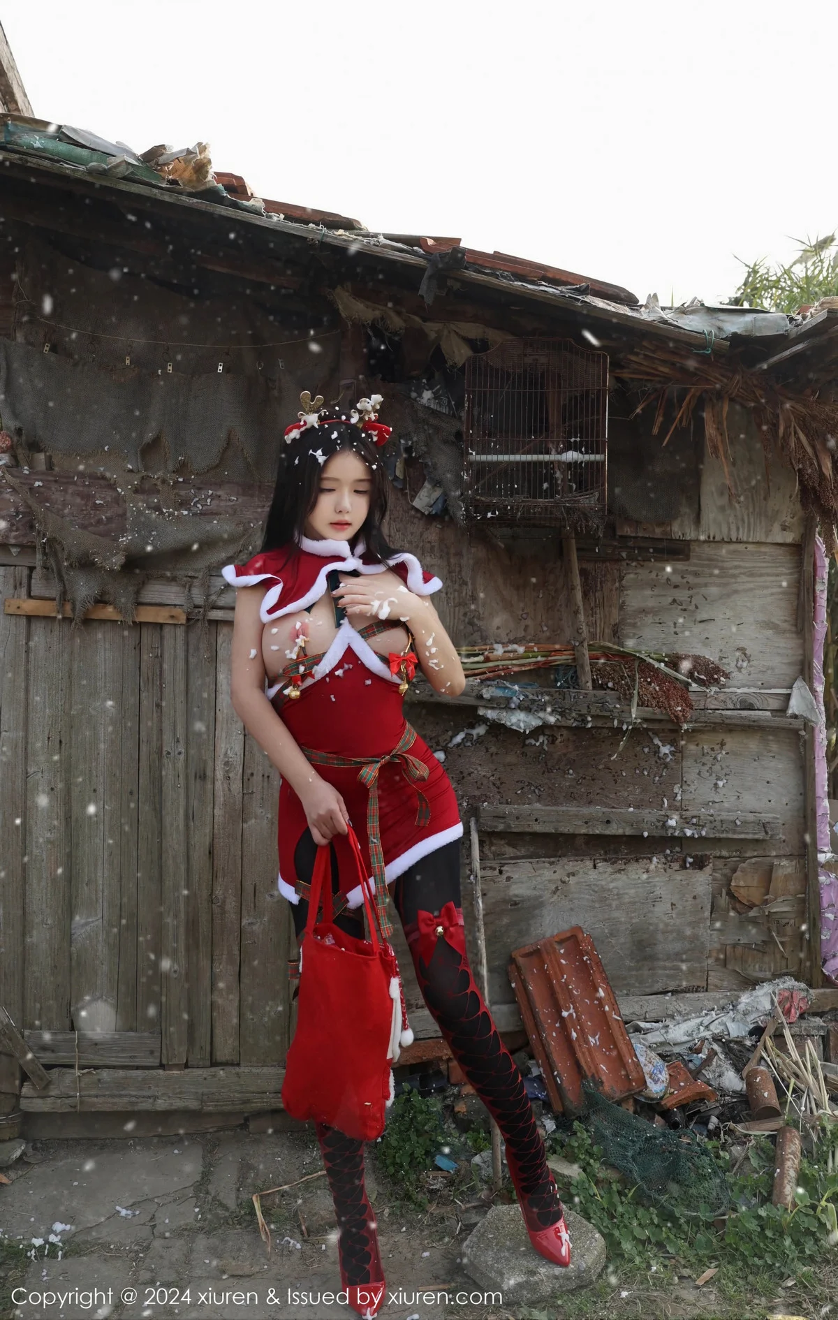 小薯条nienie户外圣诞主题性感情趣圣诞服饰惹火绝美写真 第 7 张
