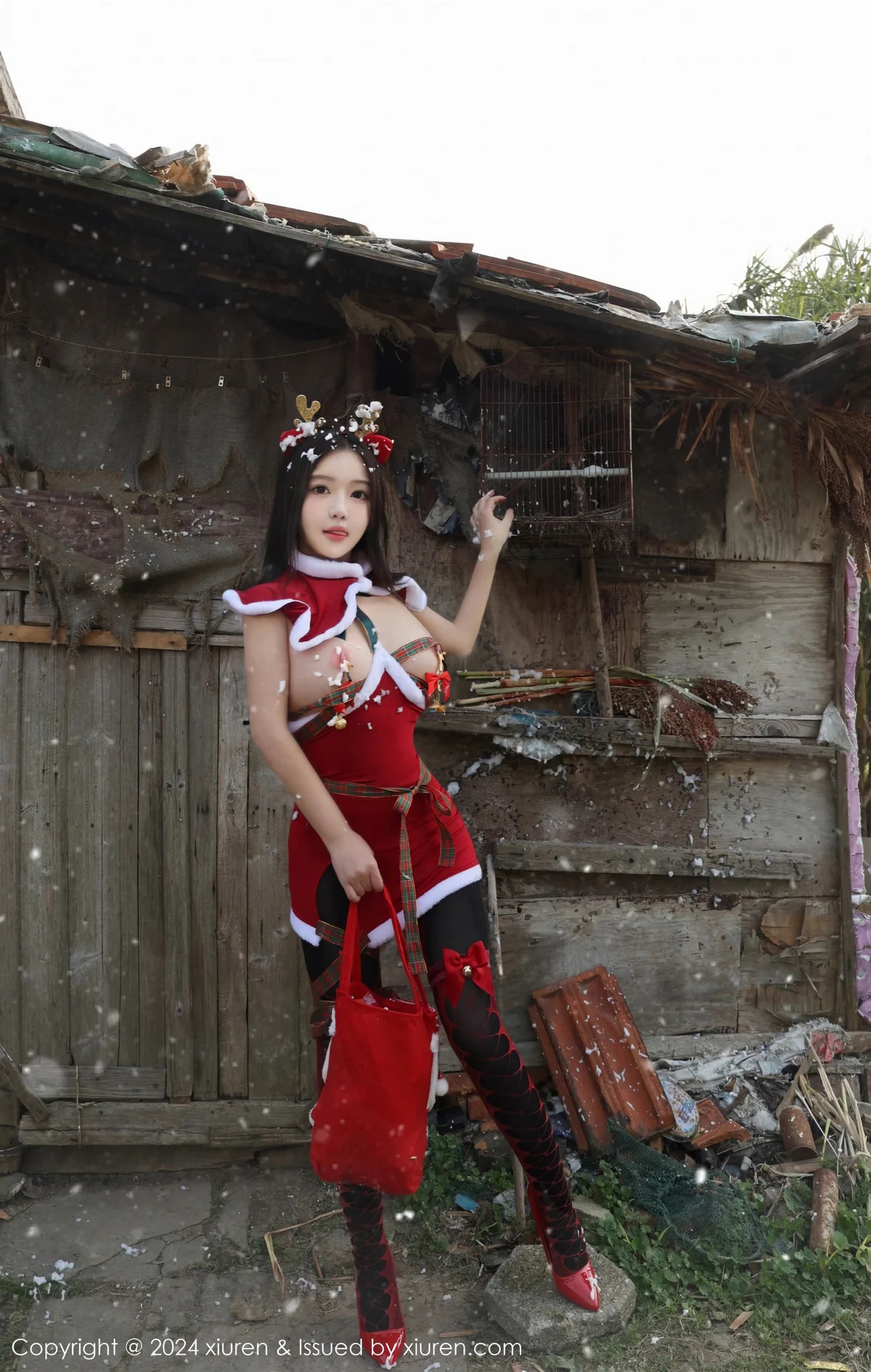 小薯条nienie户外圣诞主题性感情趣圣诞服饰惹火绝美写真 第 70 张