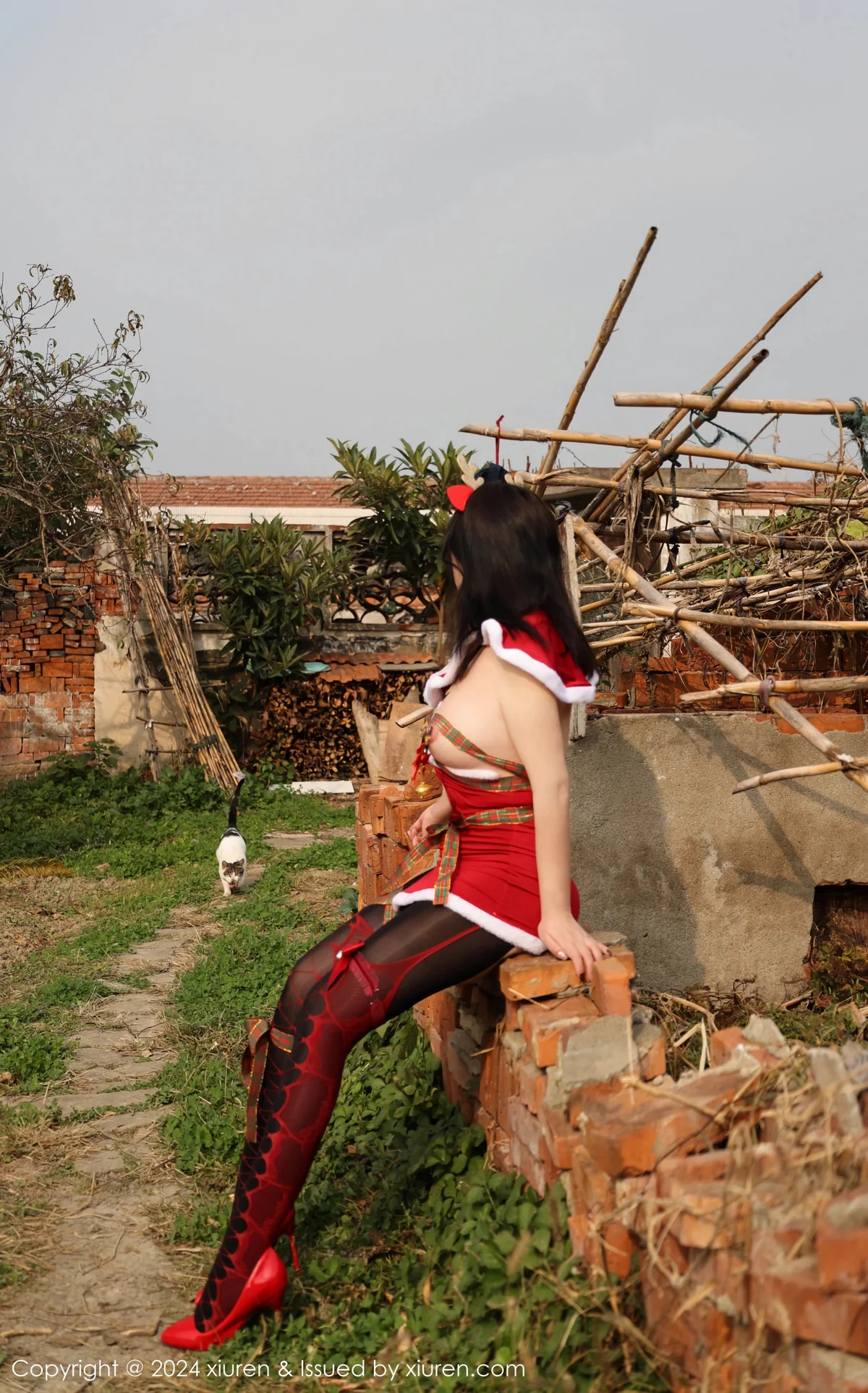 小薯条nienie户外圣诞主题性感情趣圣诞服饰惹火绝美写真 第 82 张