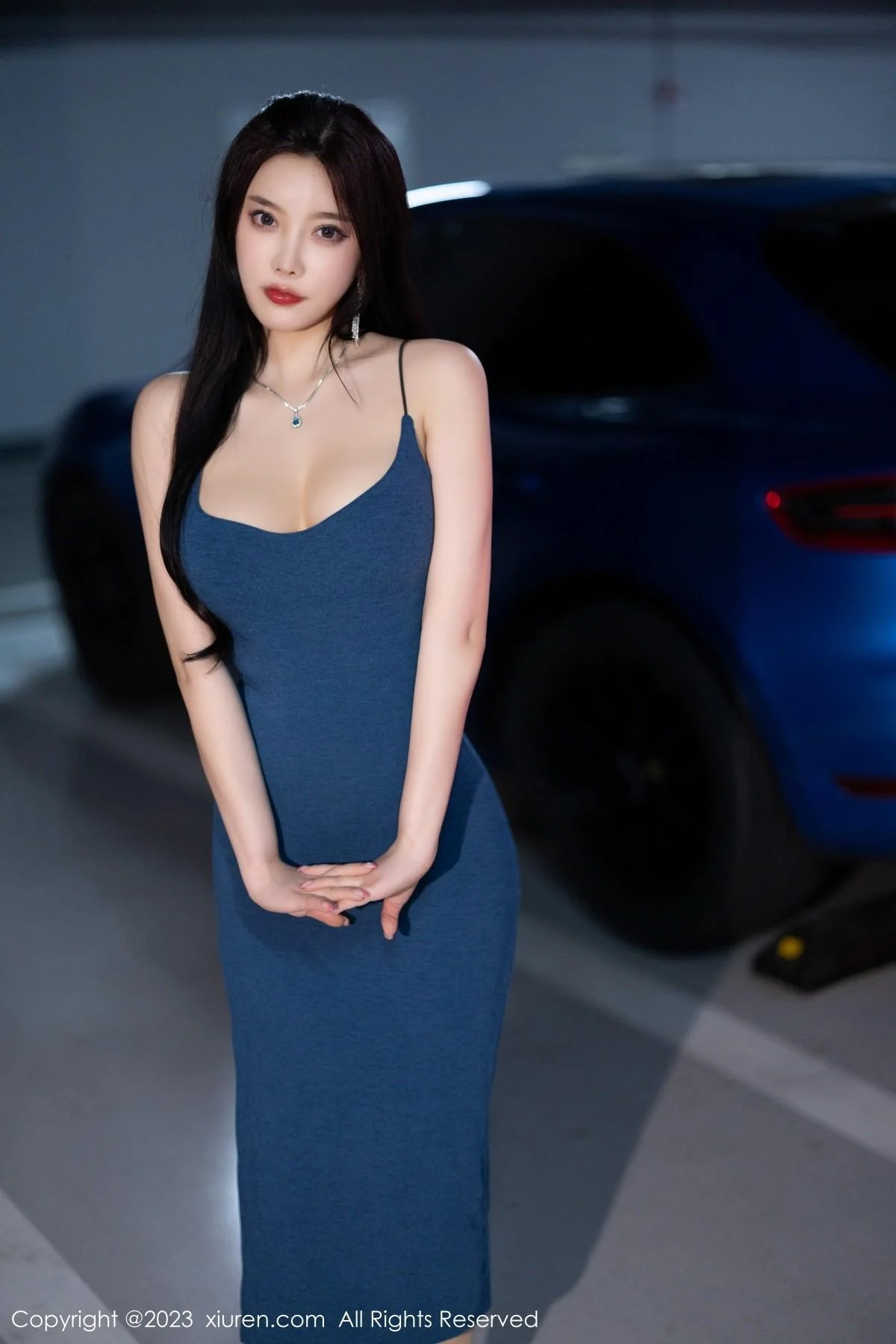 杨晨晨Yome蓝色吊带长裙露蓝灰色蕾丝内衣完美绝美写真 第 2 张