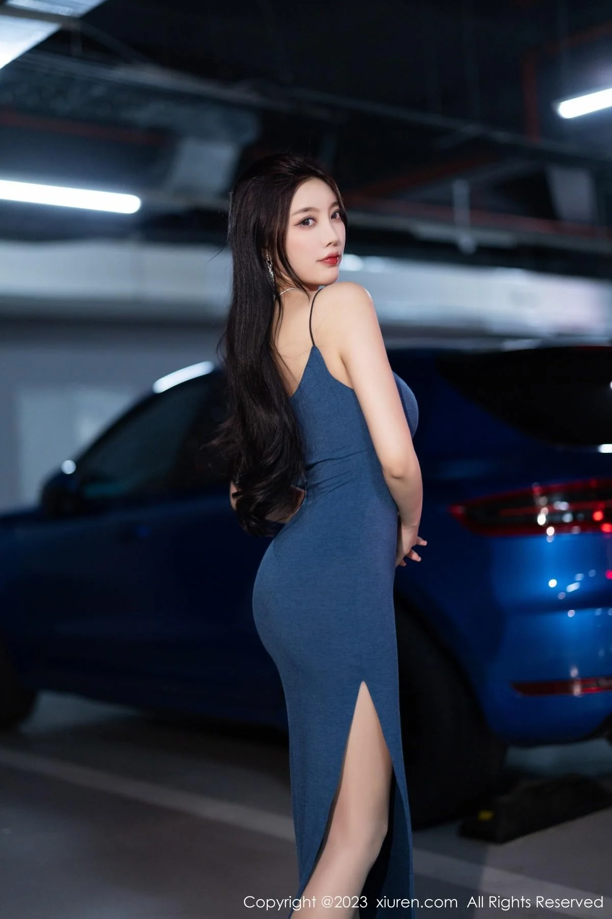 杨晨晨Yome蓝色吊带长裙露蓝灰色蕾丝内衣完美绝美写真 第 4 张