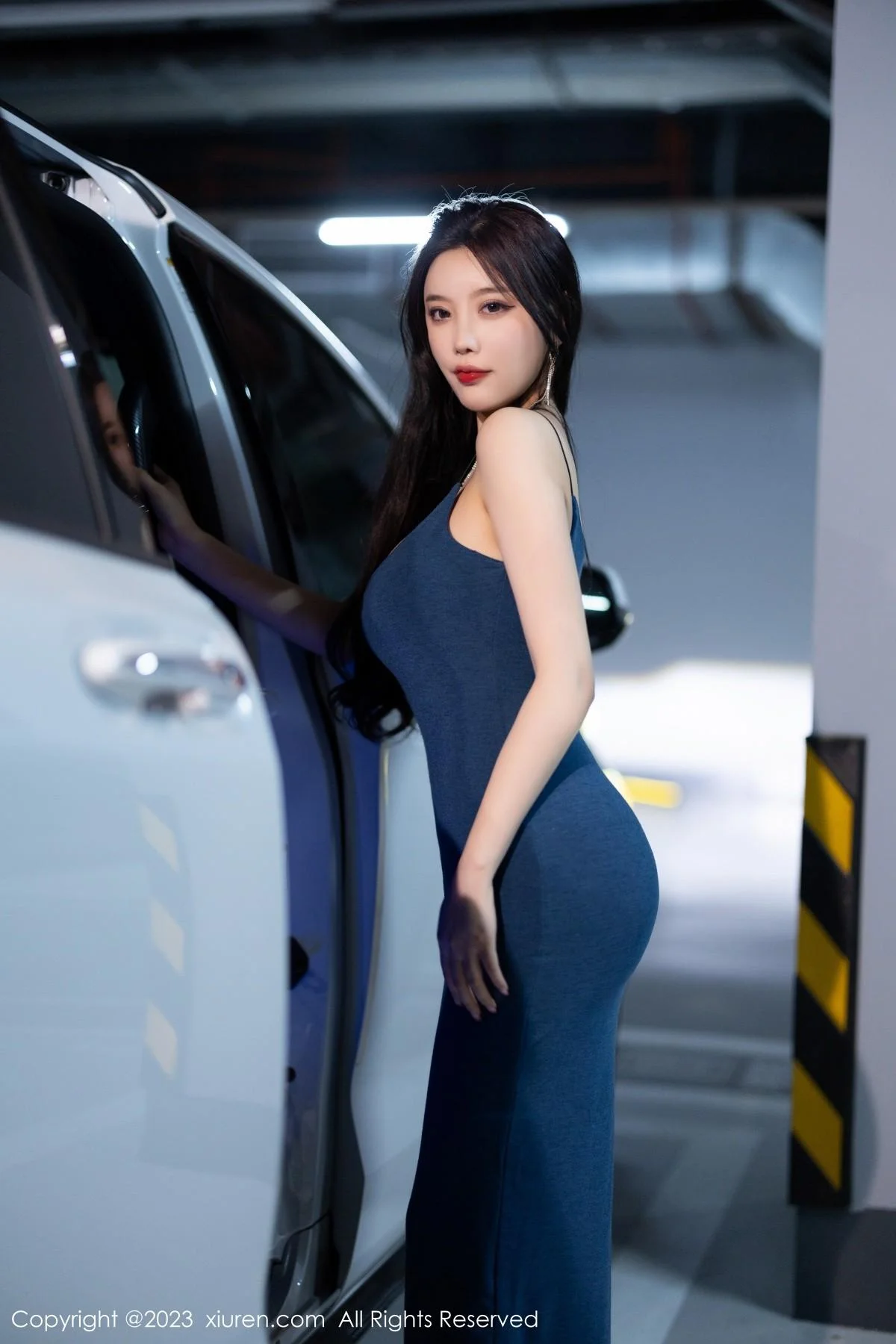 杨晨晨Yome蓝色吊带长裙露蓝灰色蕾丝内衣完美绝美写真 第 5 张