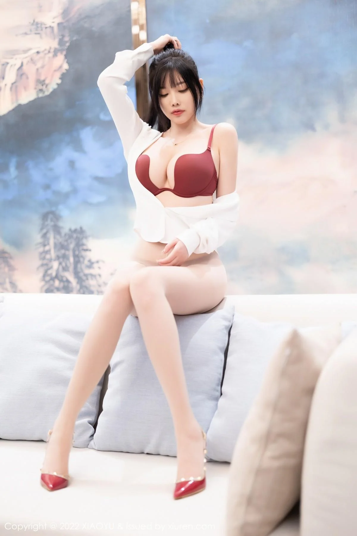 杨晨晨Yome性感白T配牛仔裤露红色内衣超薄肉丝绝美写真 第 123 张