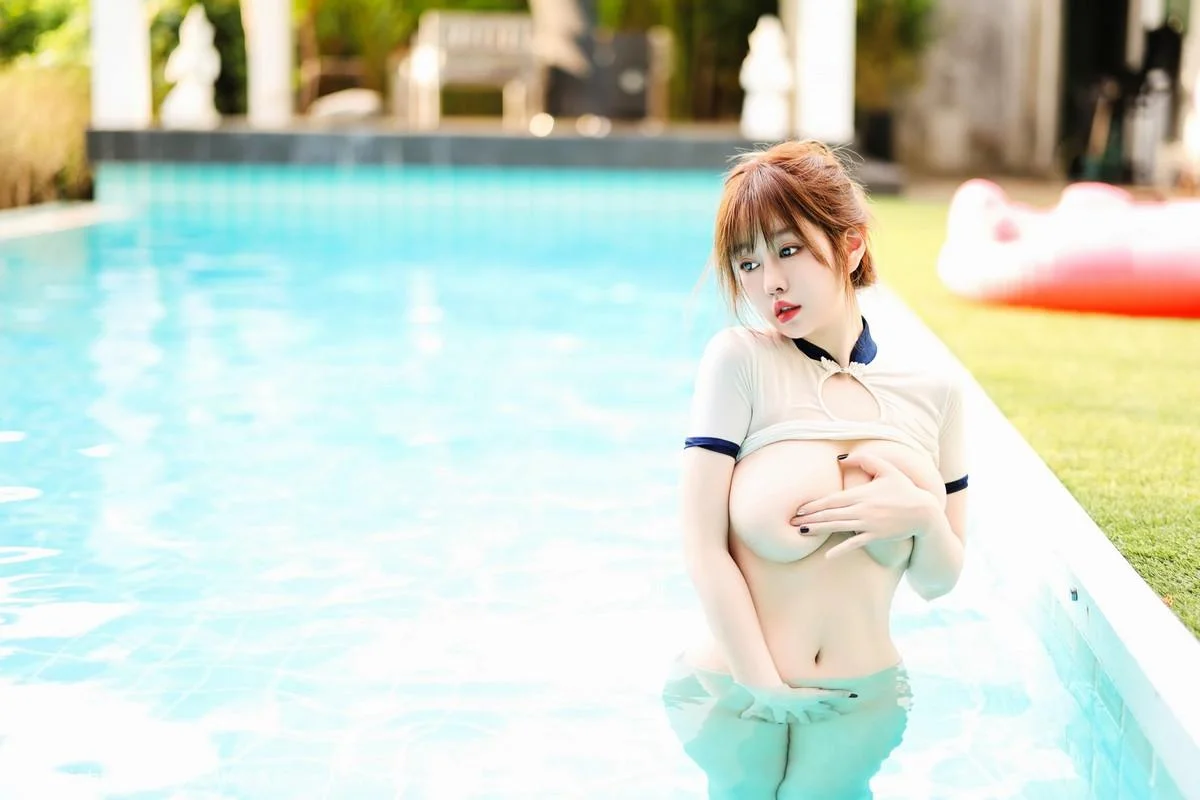 王雨纯性感白上衣配蓝色短裤半脱秀丰满身材惹火绝美写真 第 164 张