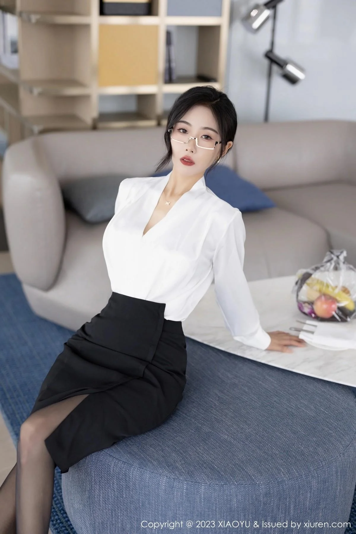苏苏阿OL职业装露白色蕾丝内衣秀曼妙身姿迷人绝美写真 第 26 张