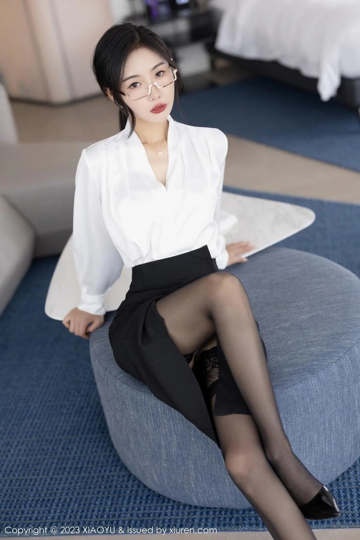 苏苏阿OL职业装露白色蕾丝内衣秀曼妙身姿迷人绝美写真 第 34 张
