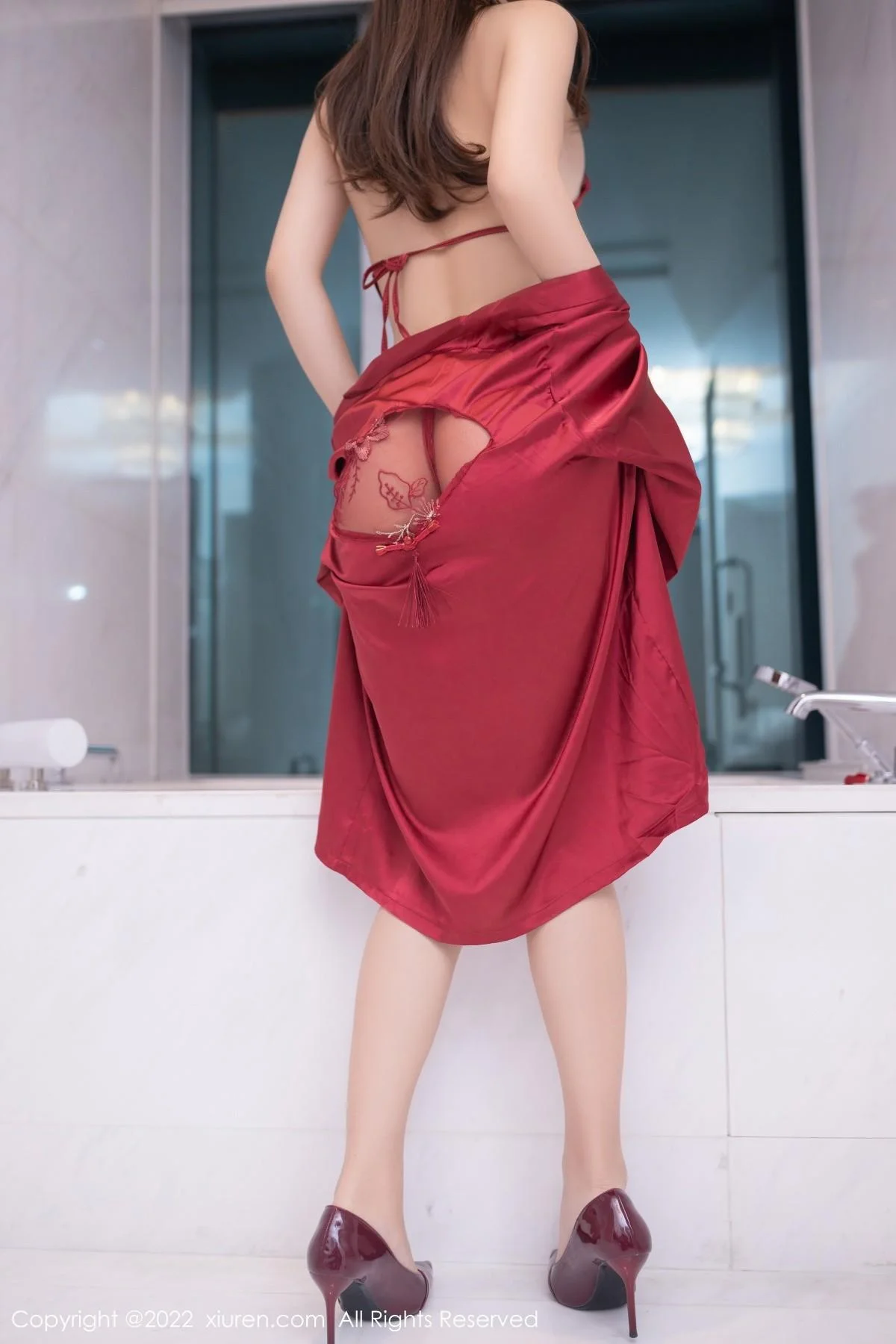 唐安琪广州-云南旅拍酒店浴缸红色服饰秀完美身材绝美写真 第 27 张