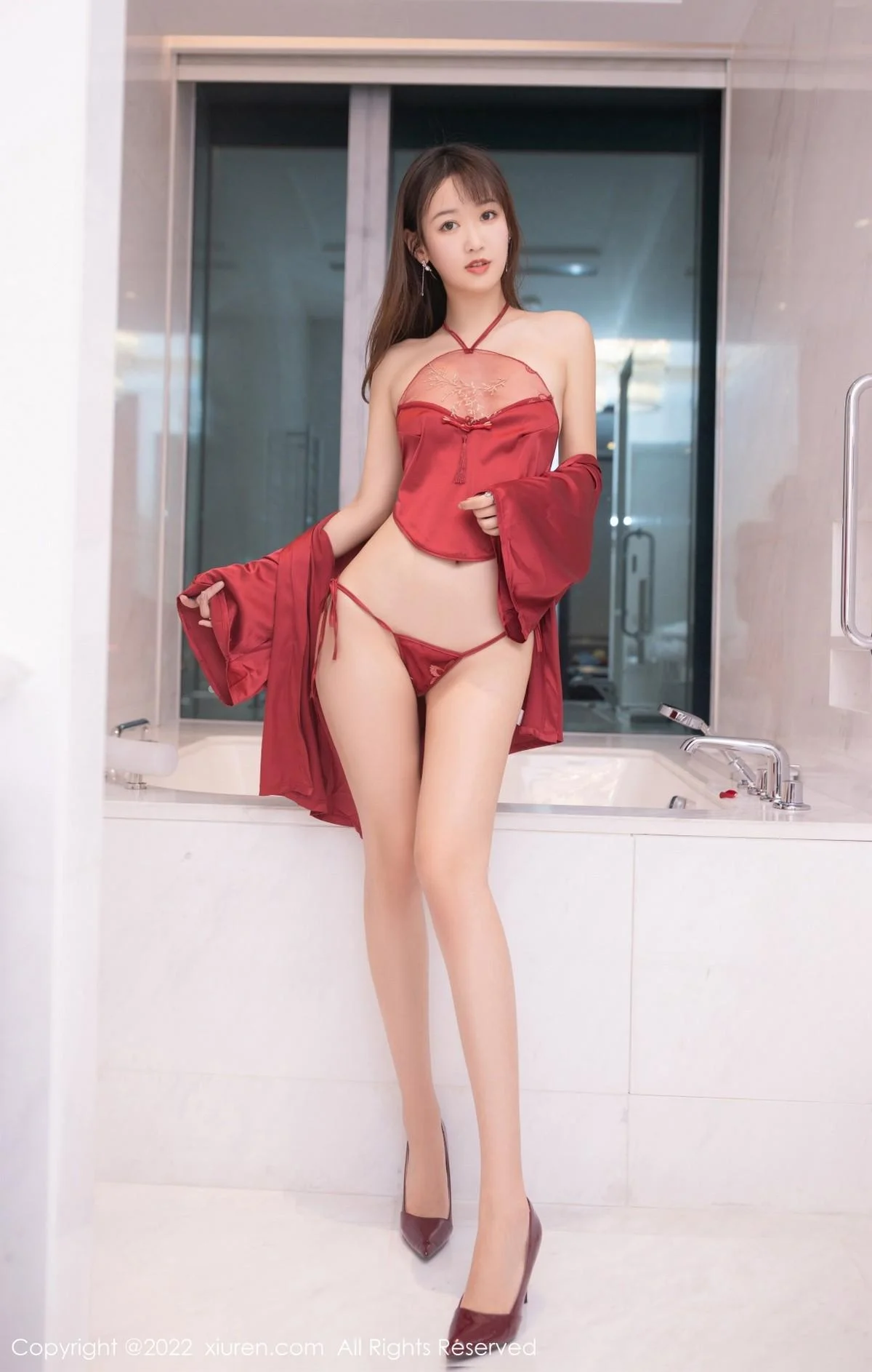 唐安琪广州-云南旅拍酒店浴缸红色服饰秀完美身材绝美写真 第 33 张
