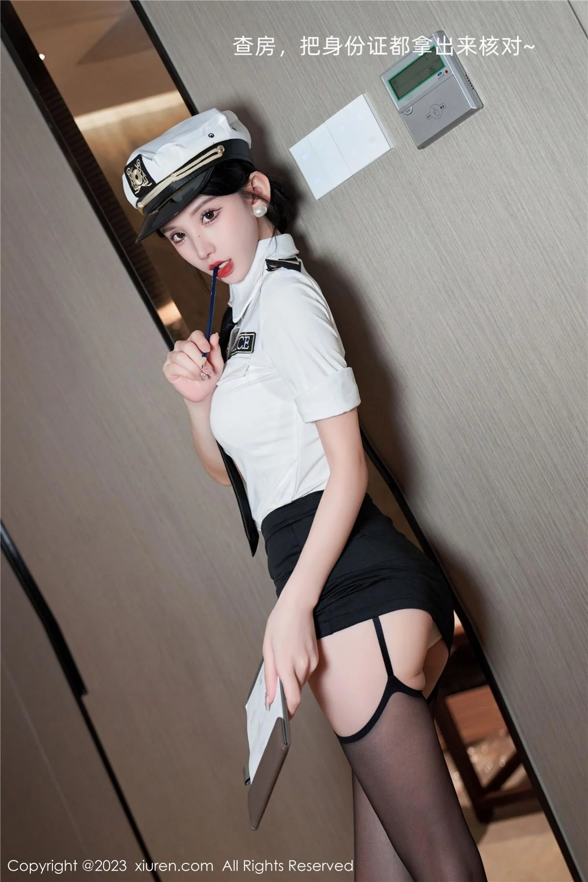 周于希Sally搜查官主题性感白色内衣配黑丝吊袜绝美写真 第 1 张