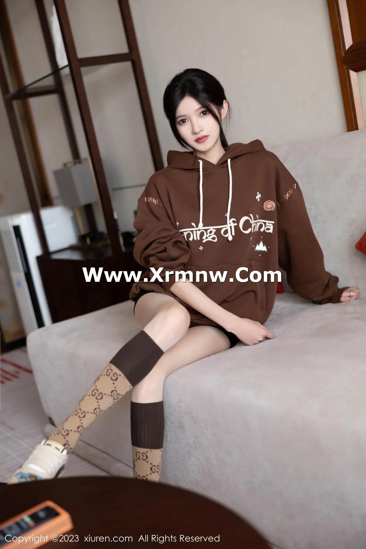 程程程咖啡色卫衣露淡红内衣配肉丝袜秀曼妙身姿绝美写真 第 20 张