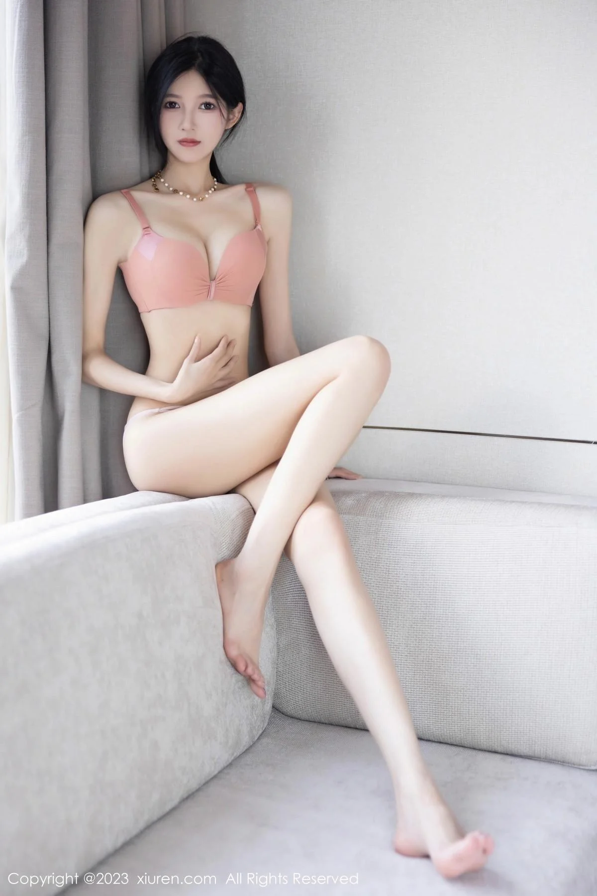 程程程咖啡色卫衣露淡红内衣配肉丝袜秀曼妙身姿绝美写真 第 71 张