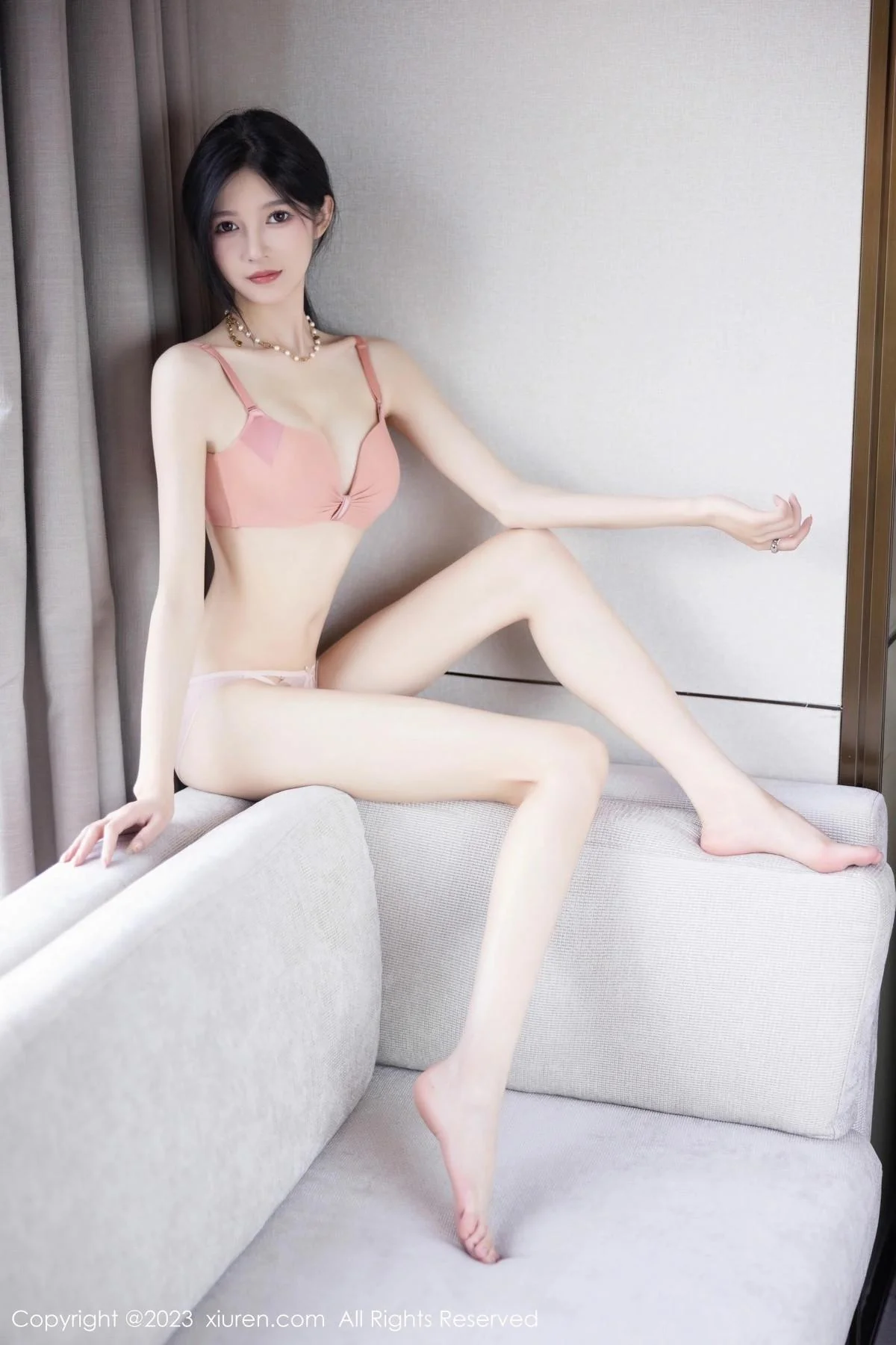 程程程咖啡色卫衣露淡红内衣配肉丝袜秀曼妙身姿绝美写真 第 72 张