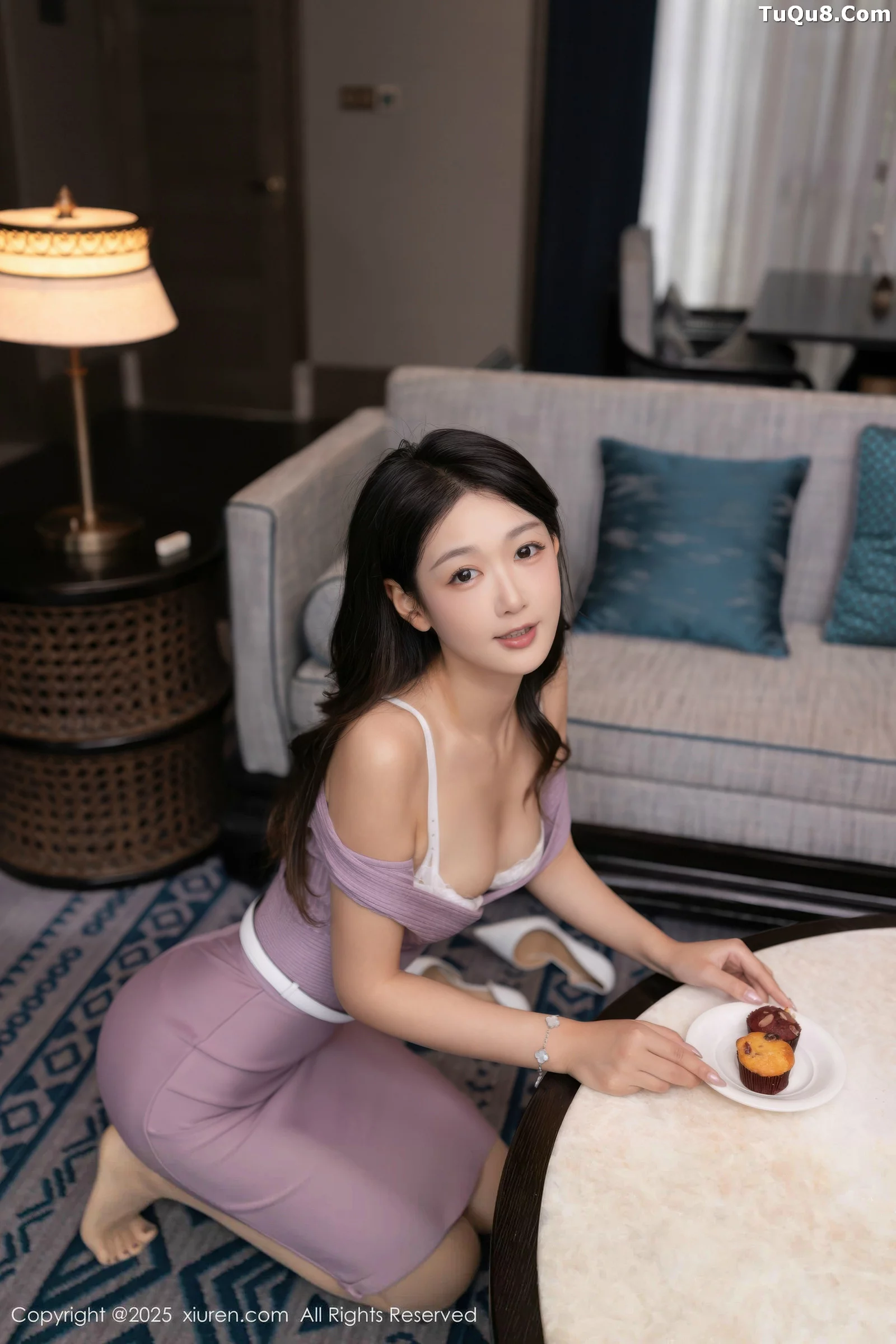 唐安琪性感紫色连衣裙露白色内衣配肉丝袜秀曼妙身姿绝美写真 第 53 张