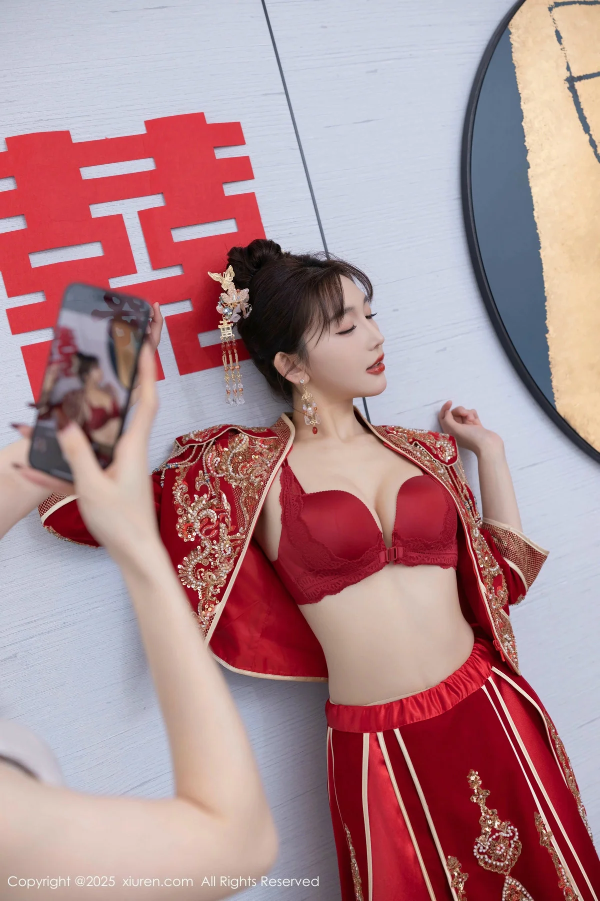 陆萱萱性感新娘装露红色内衣配超薄肉丝秀柔美身材绝美写真 第 10 张