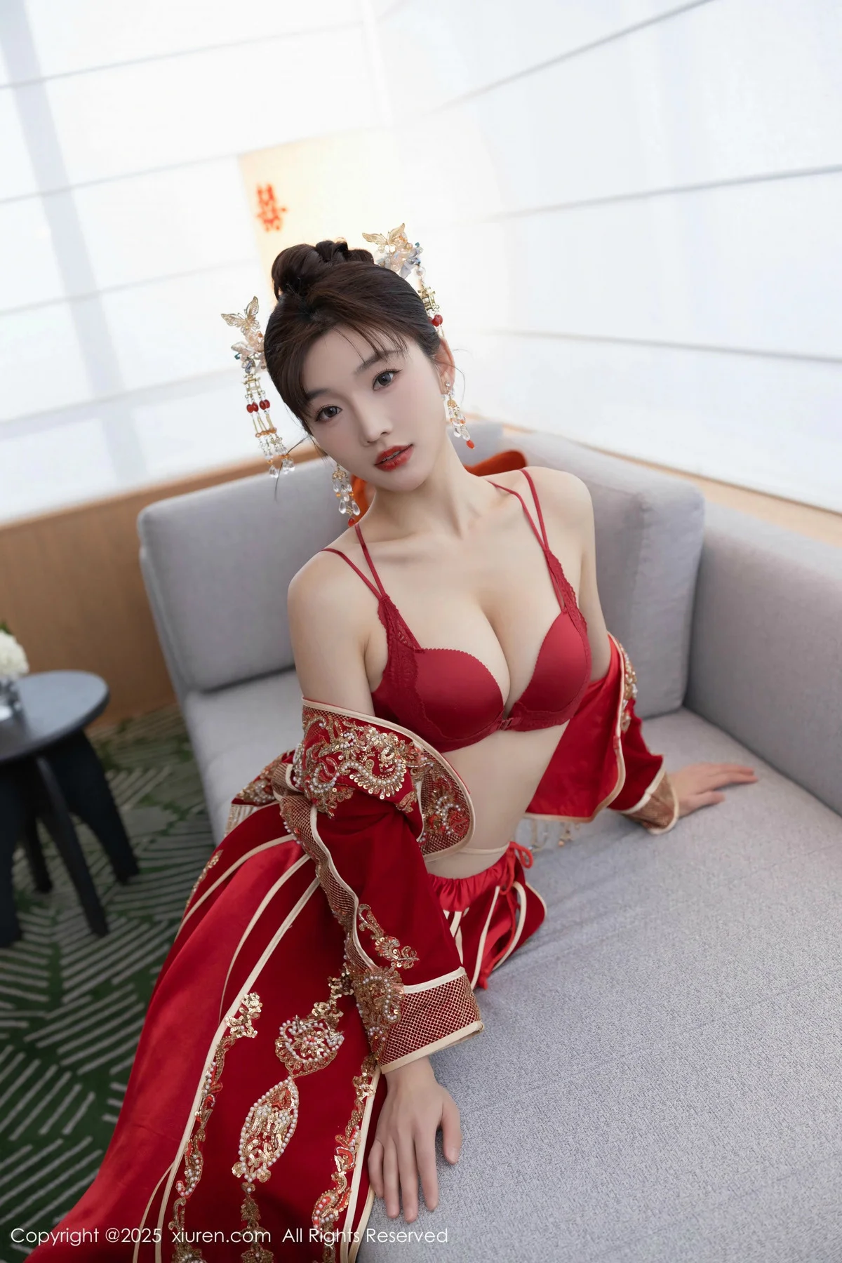 陆萱萱性感新娘装露红色内衣配超薄肉丝秀柔美身材绝美写真 第 15 张