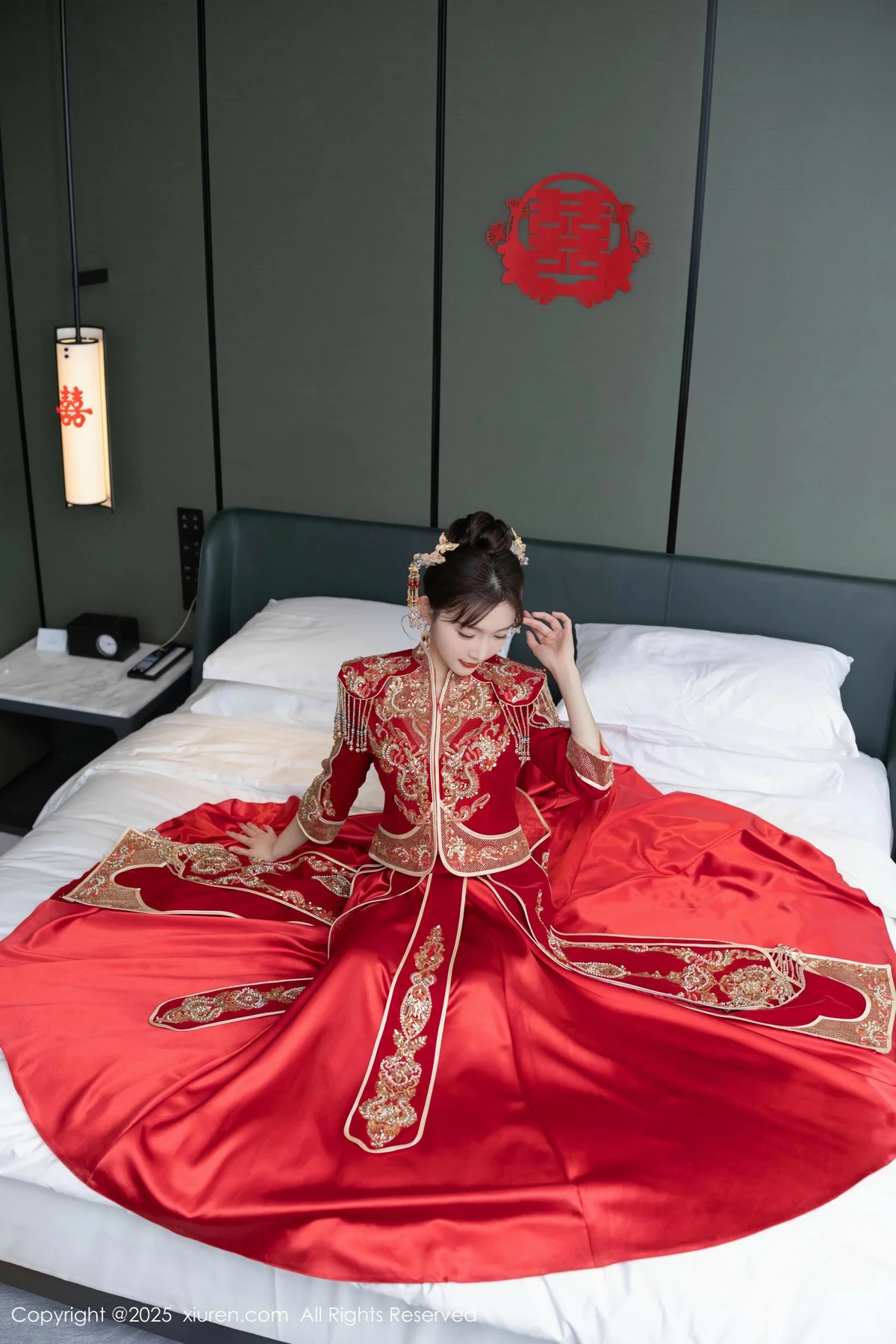 陆萱萱性感新娘装露红色内衣配超薄肉丝秀柔美身材绝美写真 第 2 张